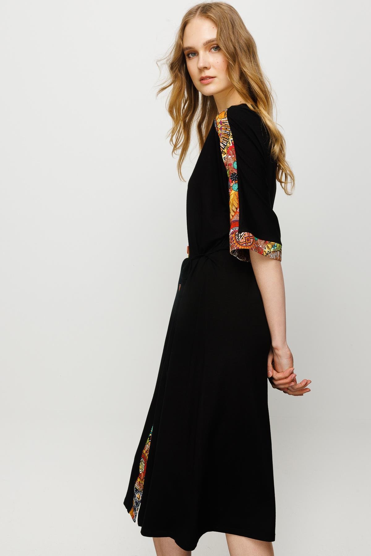 23729Kadın Karışık Desenli Önü Düğmeli Penye Elbise Siyah