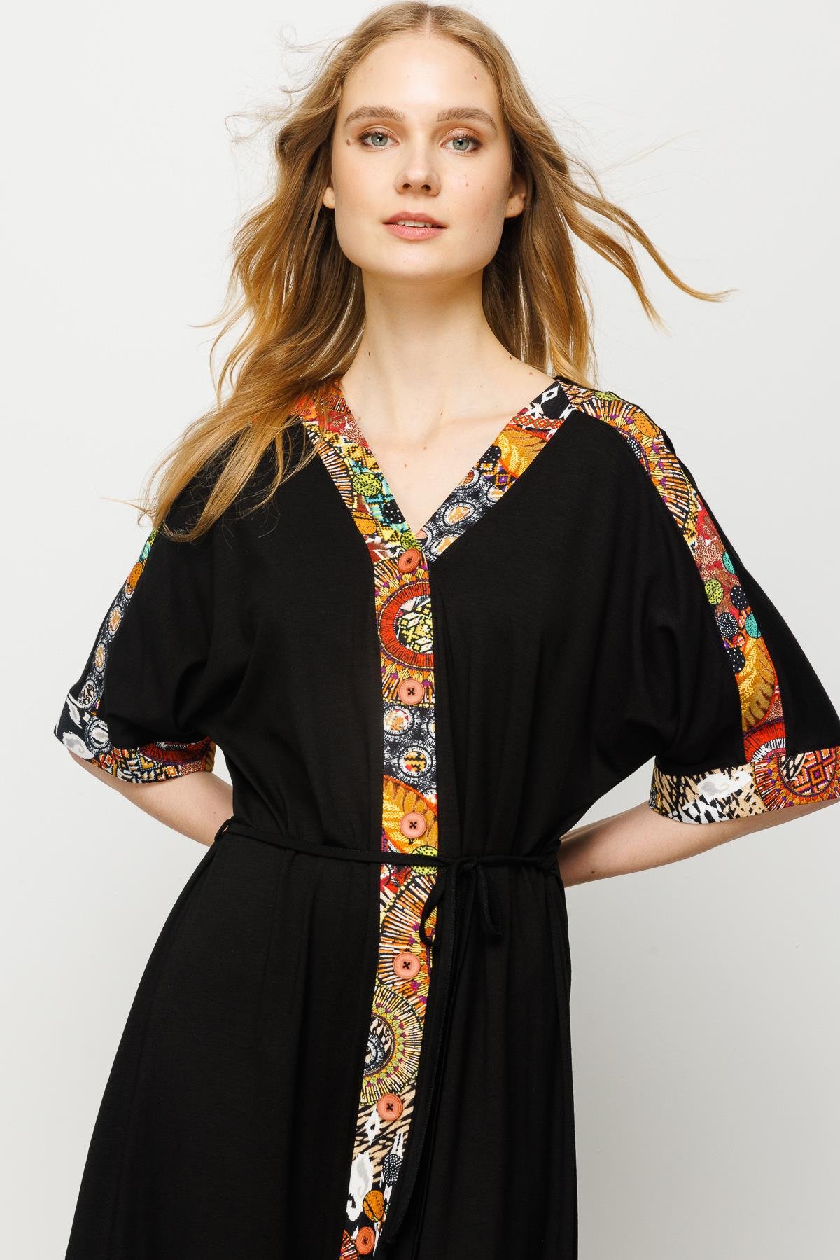 23729Kadın Karışık Desenli Önü Düğmeli Penye Elbise Siyah