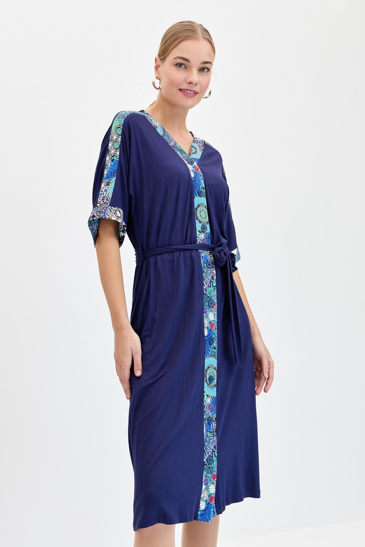 23729Женское хлопковое платье на пуговицах спереди и пестрым рисунком темно синее