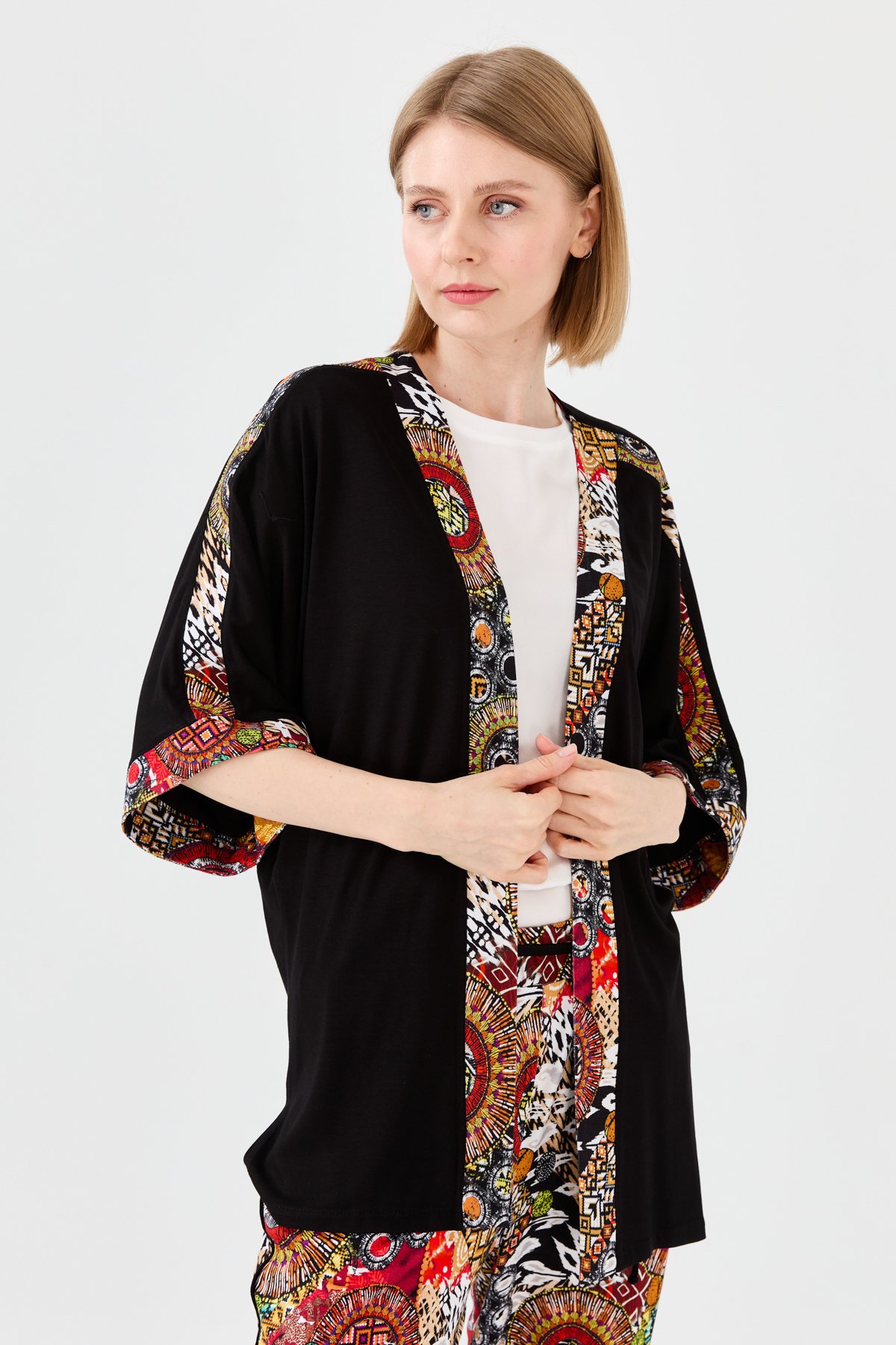 23726Kadın Karışık Desenli Yarasa Kol Penye Ceket Siyah