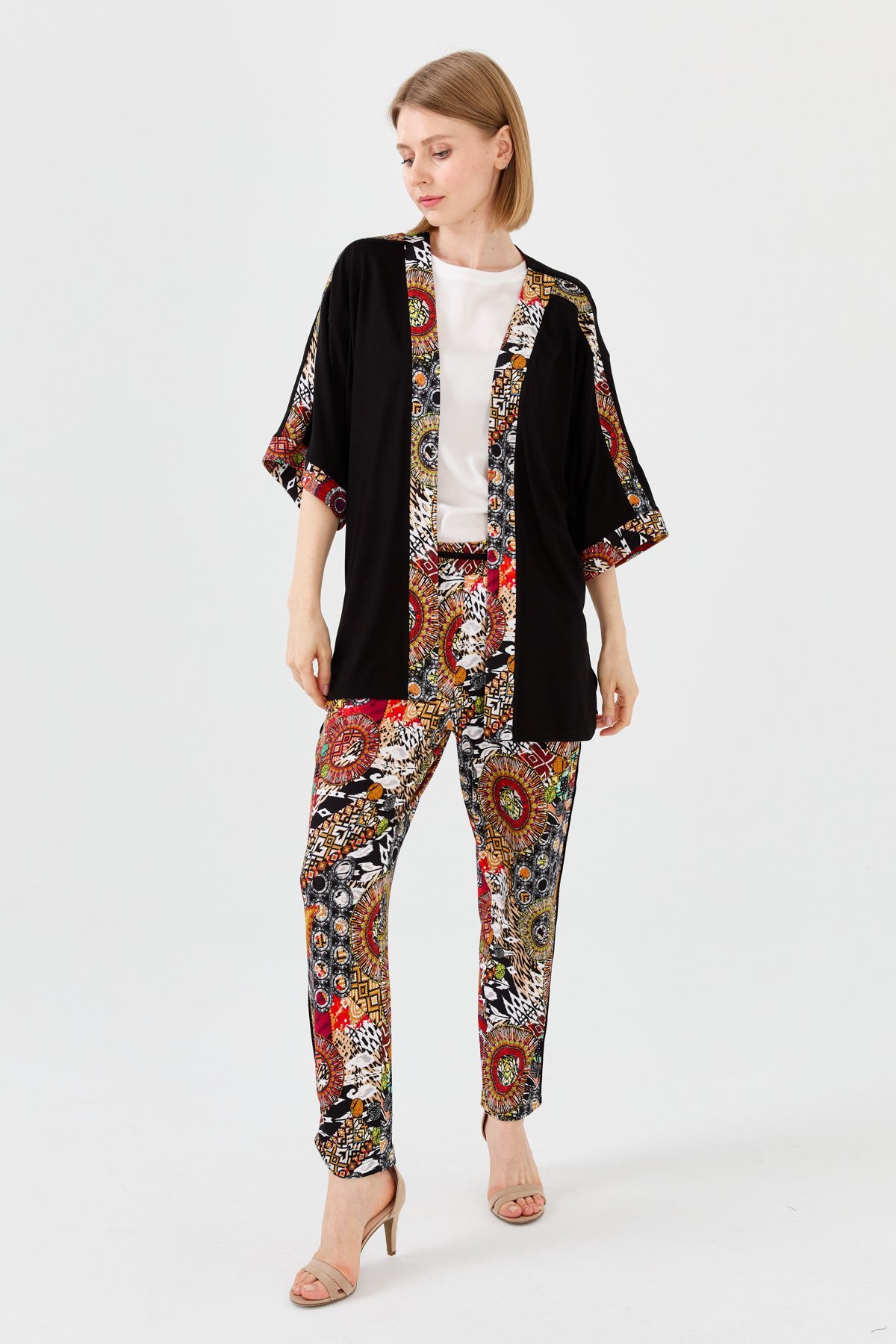 23726Kadın Karışık Desenli Yarasa Kol Penye Ceket Siyah