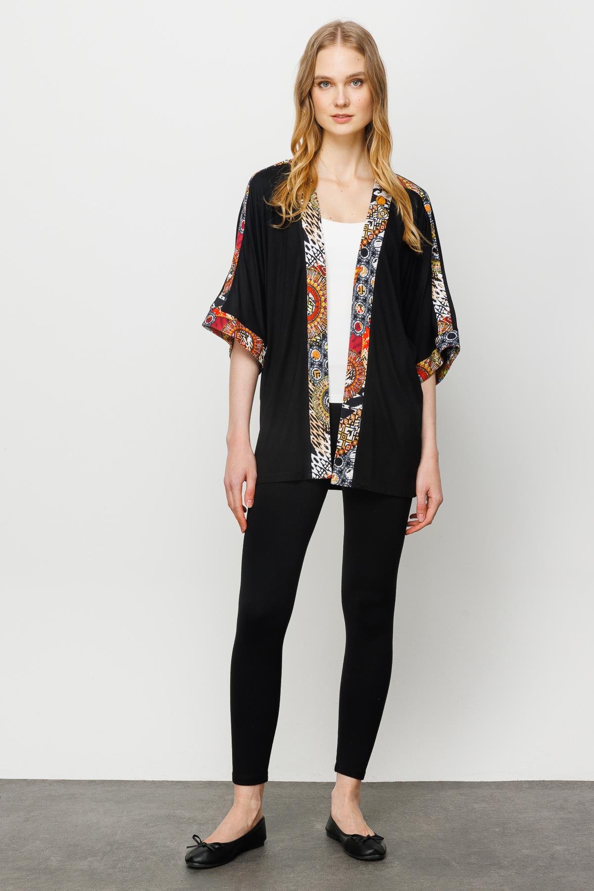 23726Kadın Karışık Desenli Yarasa Kol Penye Ceket Siyah