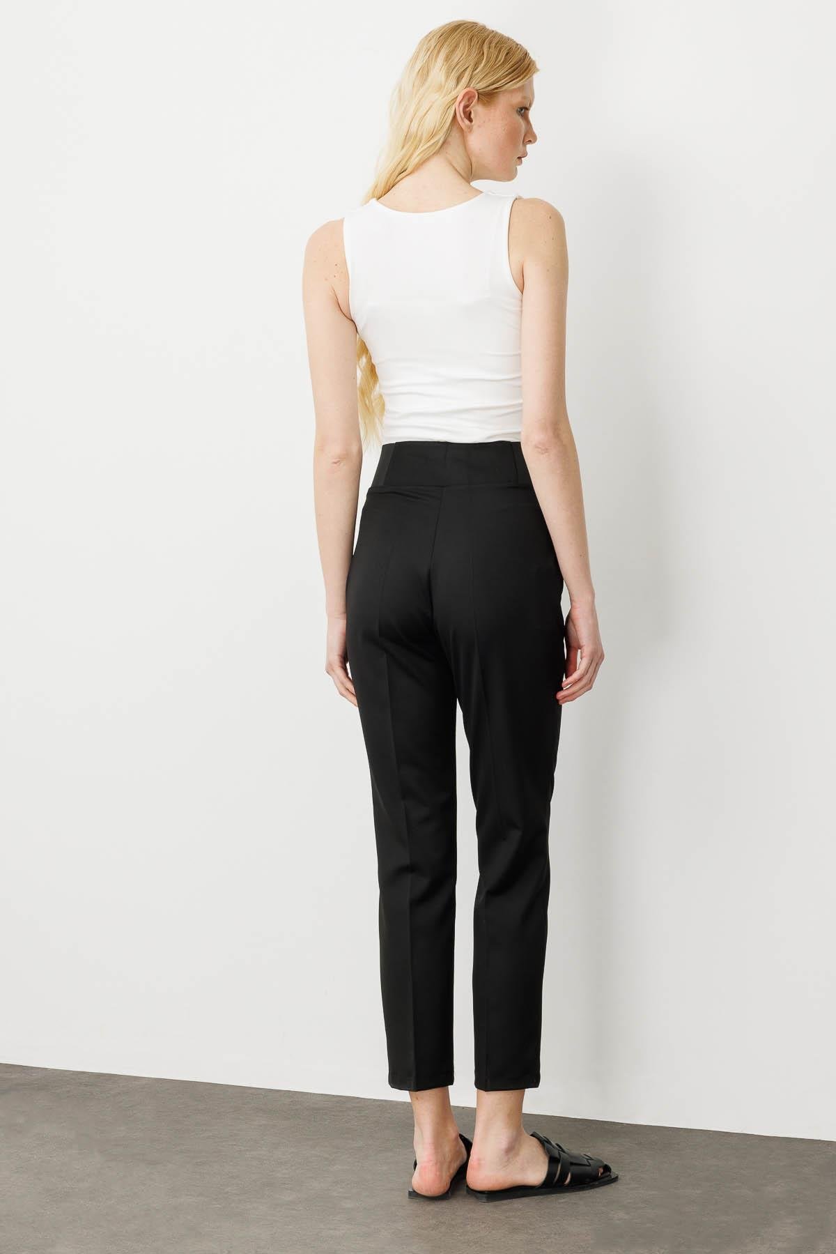 25902Kadın Kemer Yanı Lastikli Bilek Boy Yazlık Kumaş Pantolon Siyah