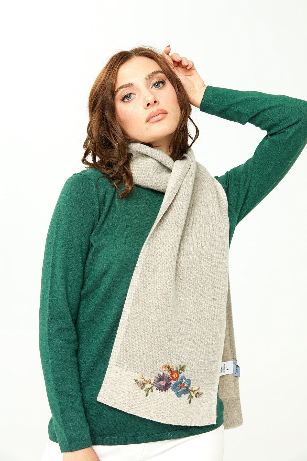 22155Kadın Kenarları Bordürlü Nakış İşlemeli Kaşkol V.Bej