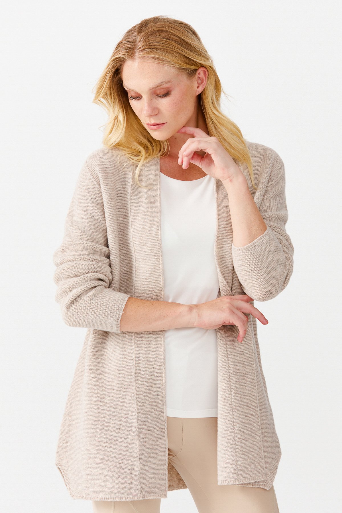 22095Женский жакет нараспашку с разрезом, бежевый