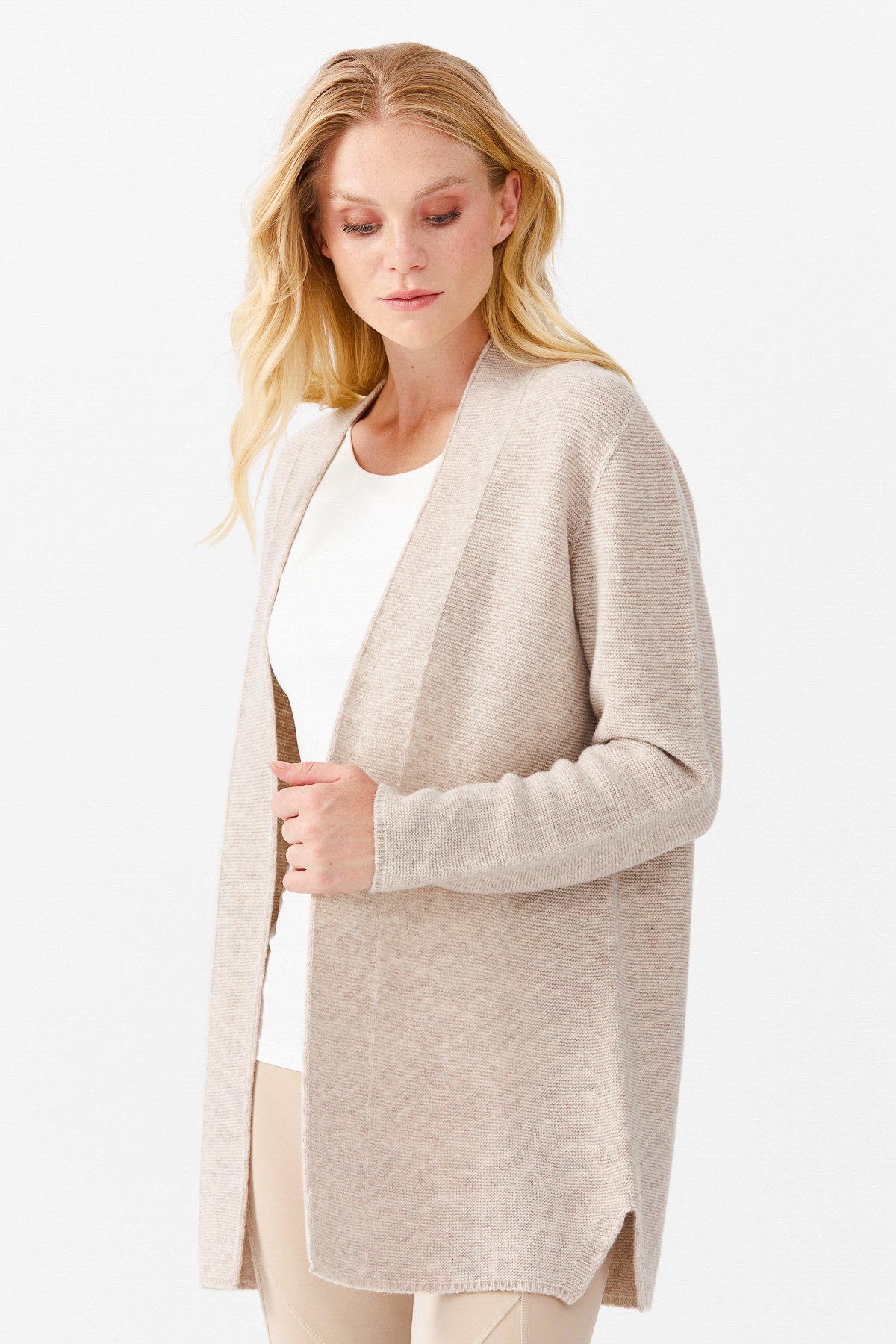 22095Женский жакет нараспашку с разрезом, бежевый