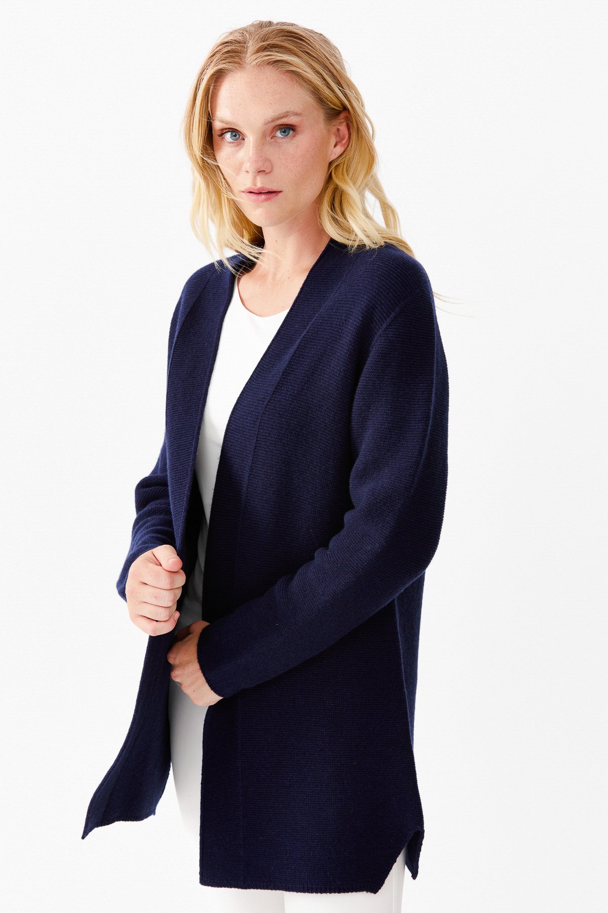 22095Женский жакет нараспашку с разрезом, синий