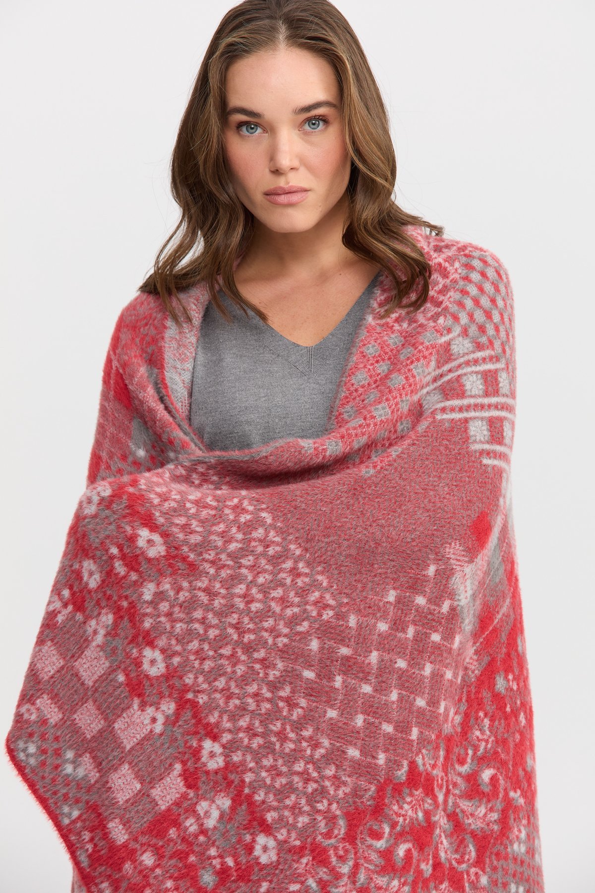 22261Kadın Kırk Yama Desenli Büyük Şal 11