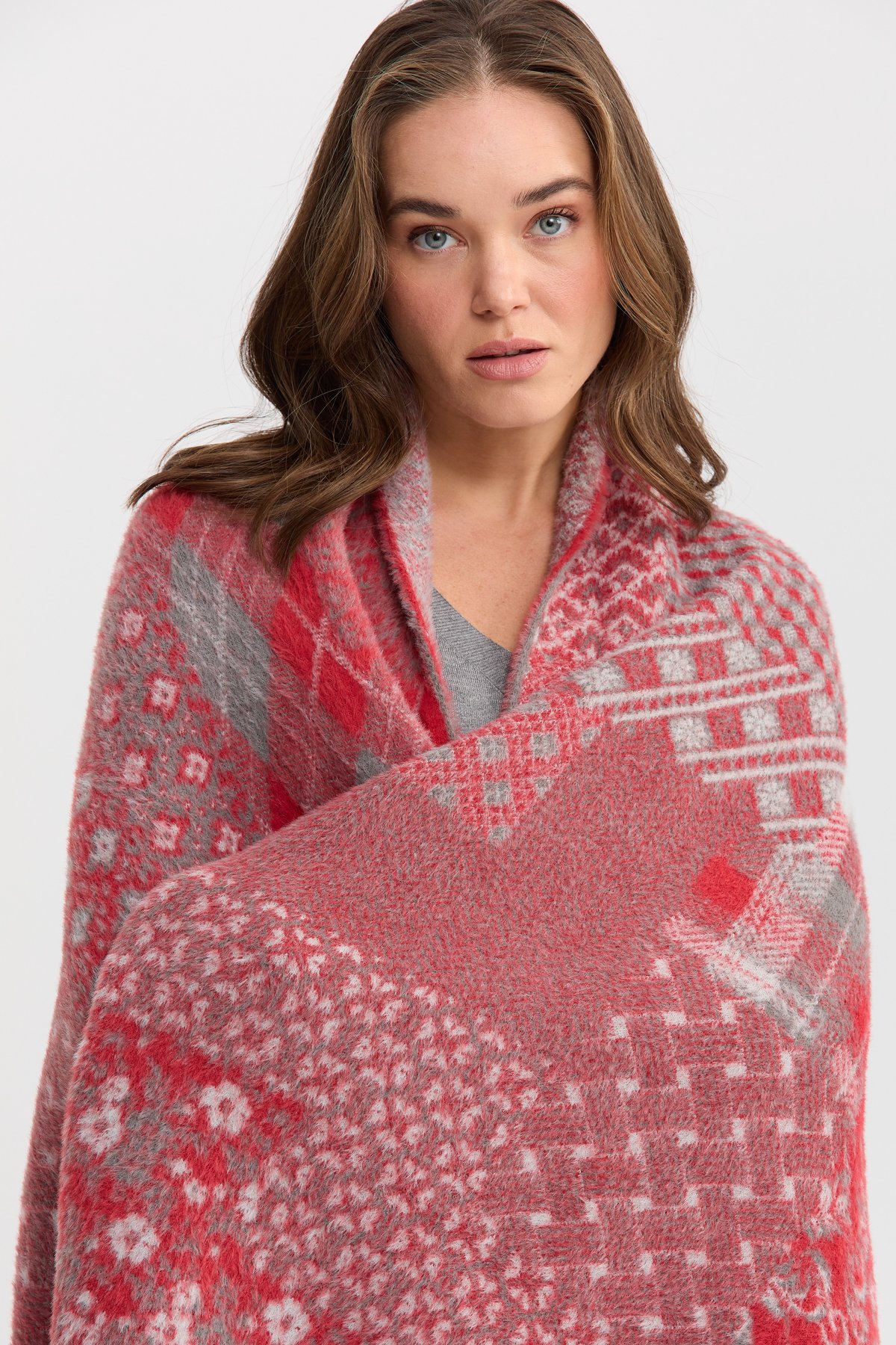 22261Kadın Kırk Yama Desenli Büyük Şal 11