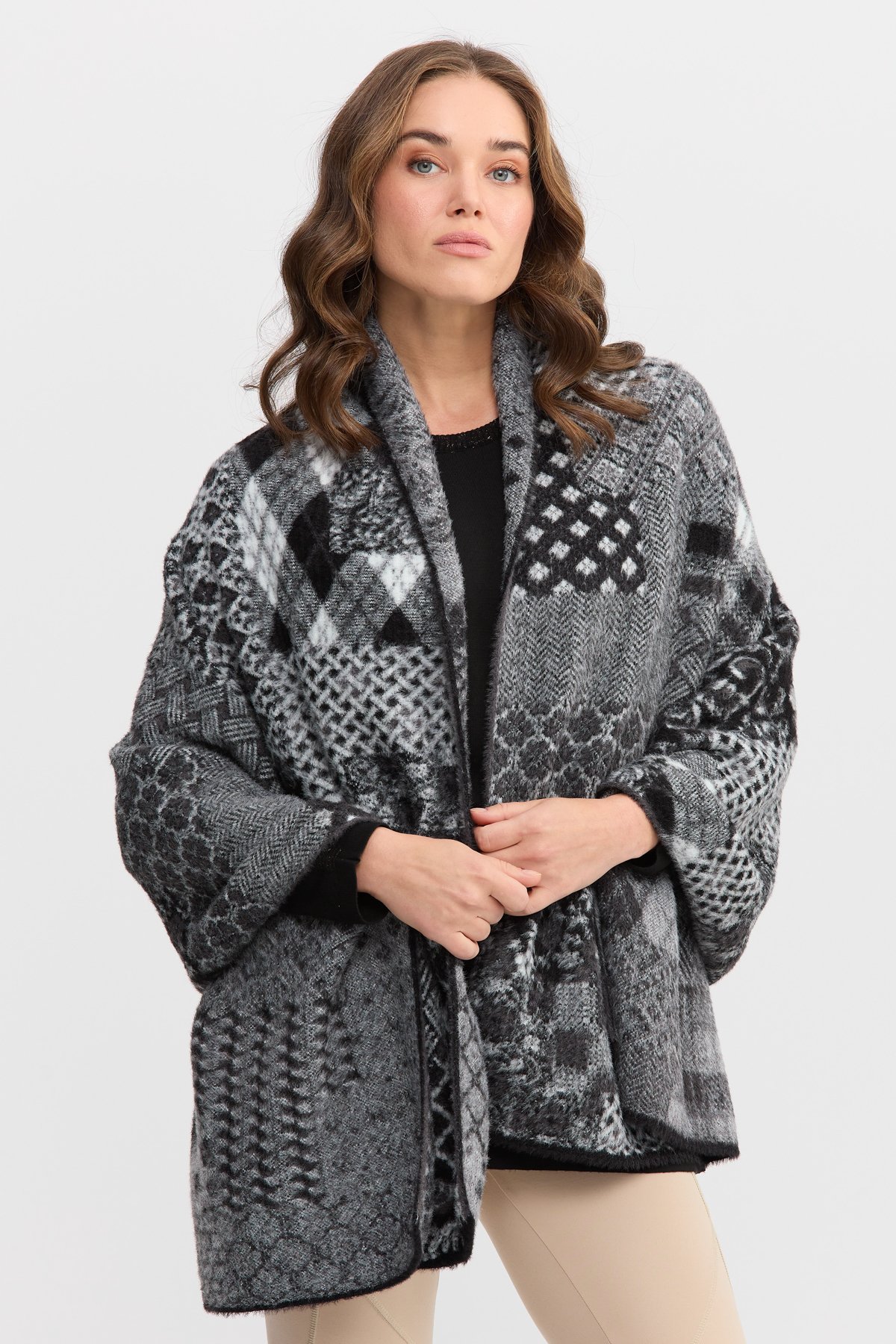 22261Kadın Kırk Yama Desenli Büyük Şal 1