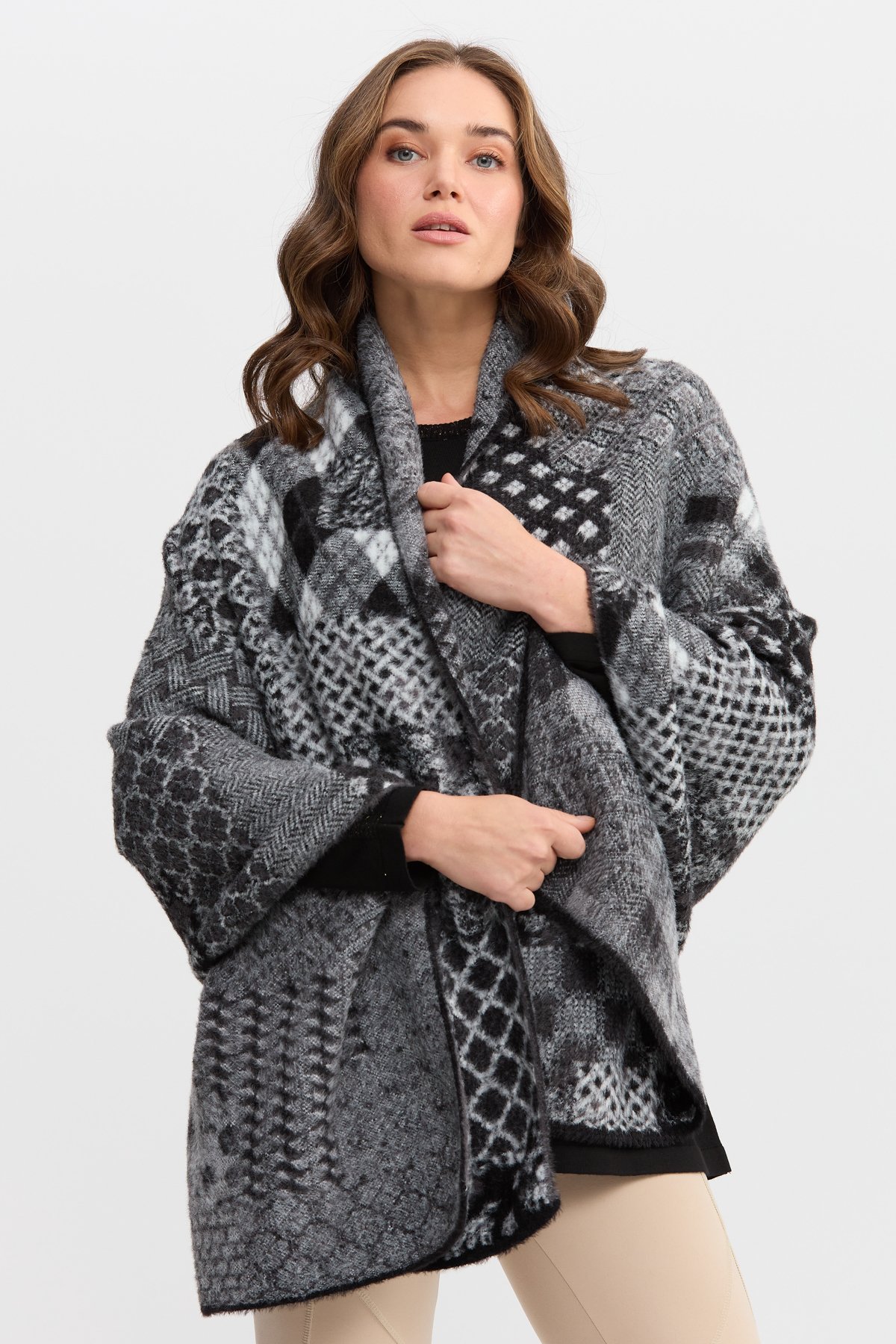 22261Kadın Kırk Yama Desenli Büyük Şal 1