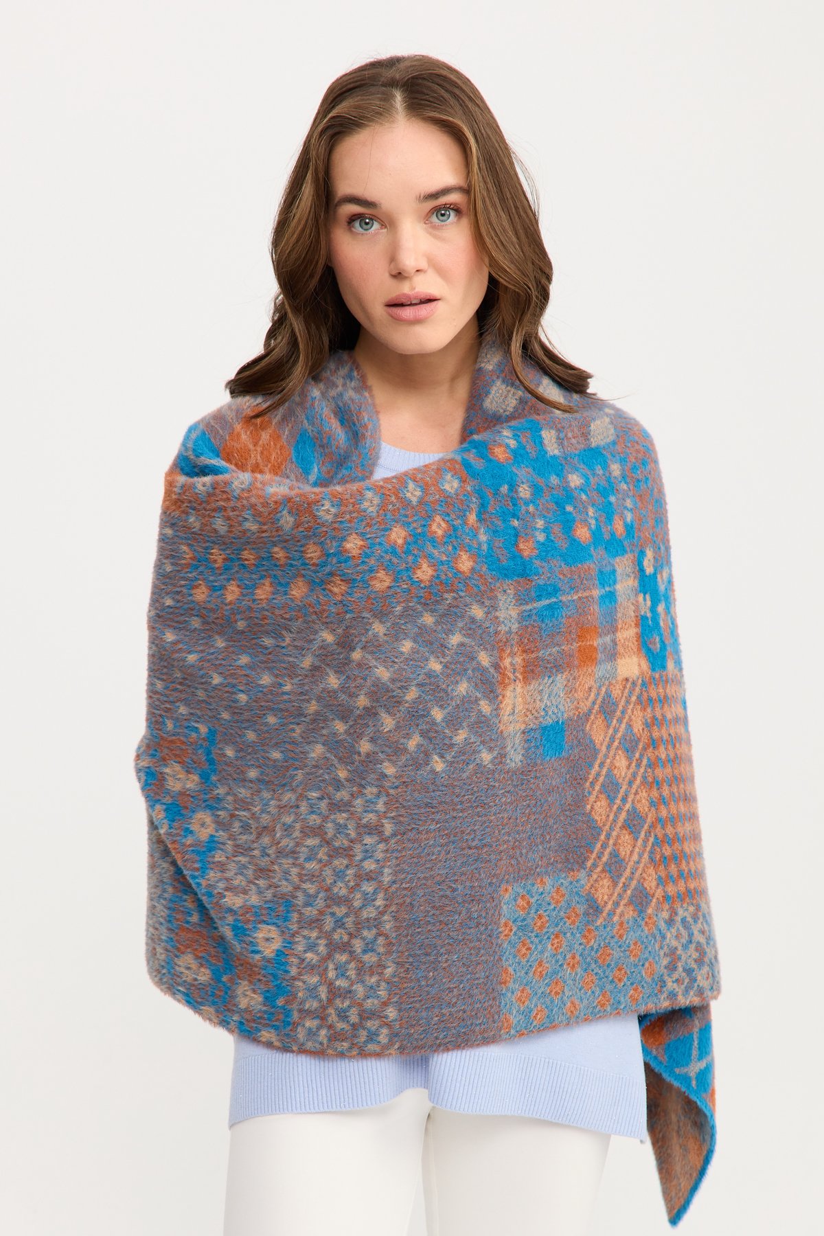 22261Kadın Kırk Yama Desenli Büyük Şal 21