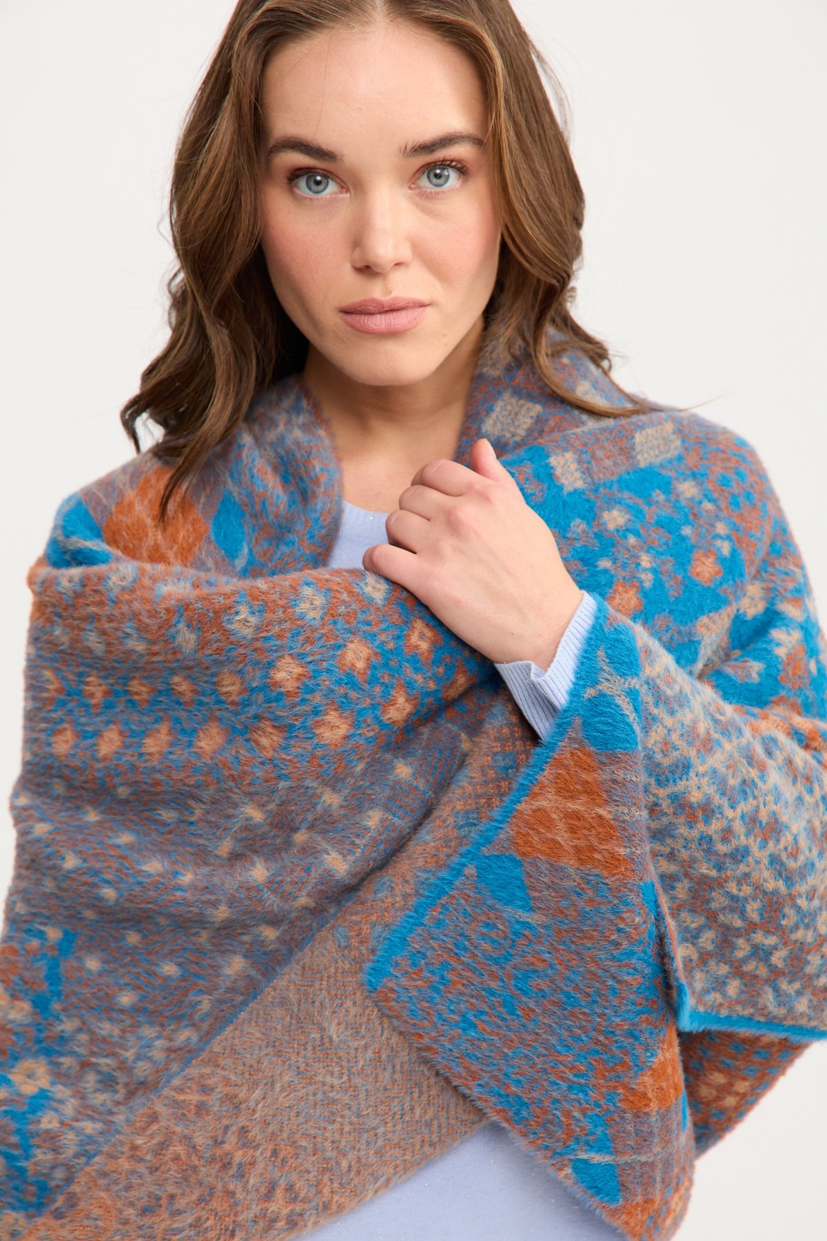 22261Kadın Kırk Yama Desenli Büyük Şal 21