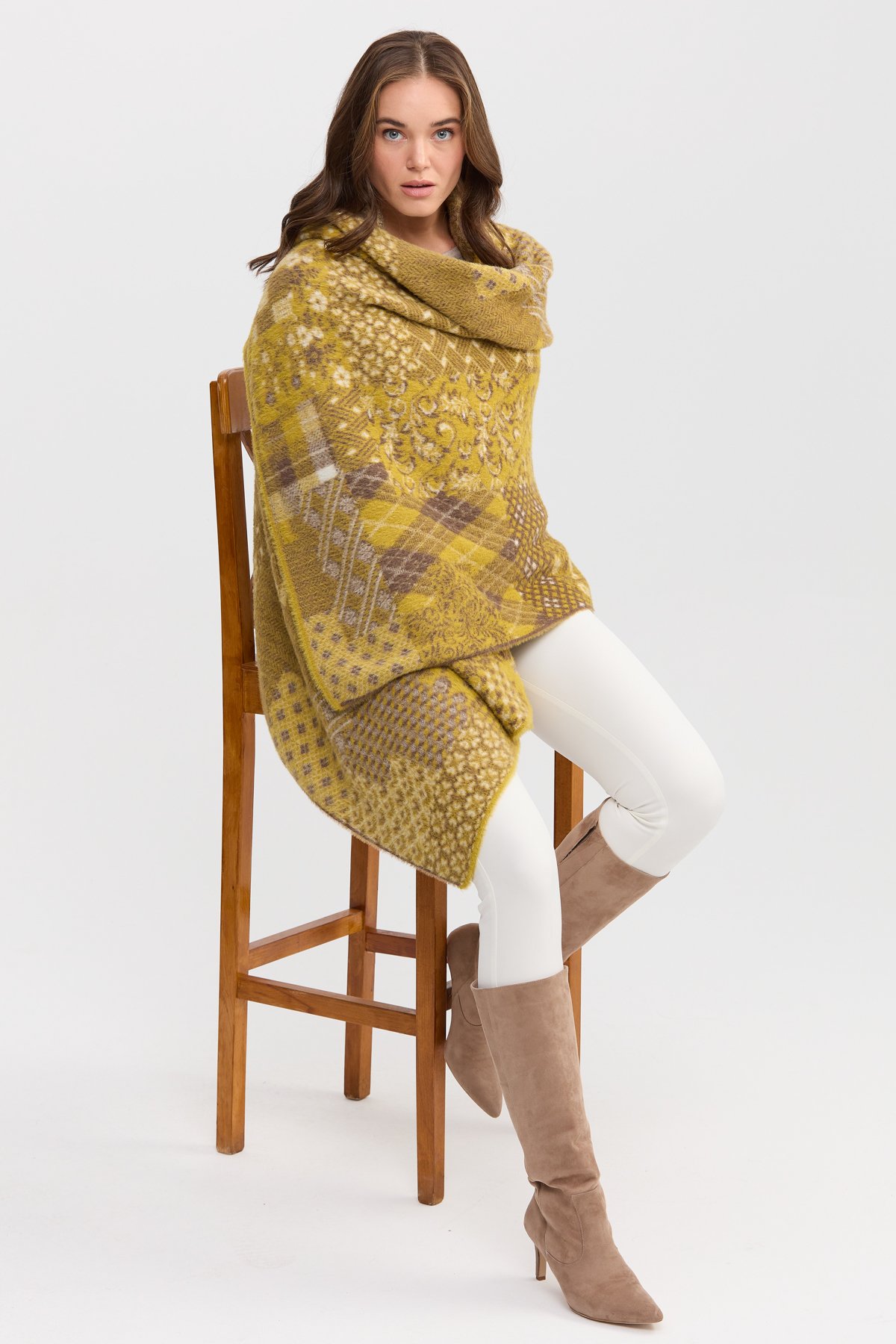 22261Kadın Kırk Yama Desenli Büyük Şal 22