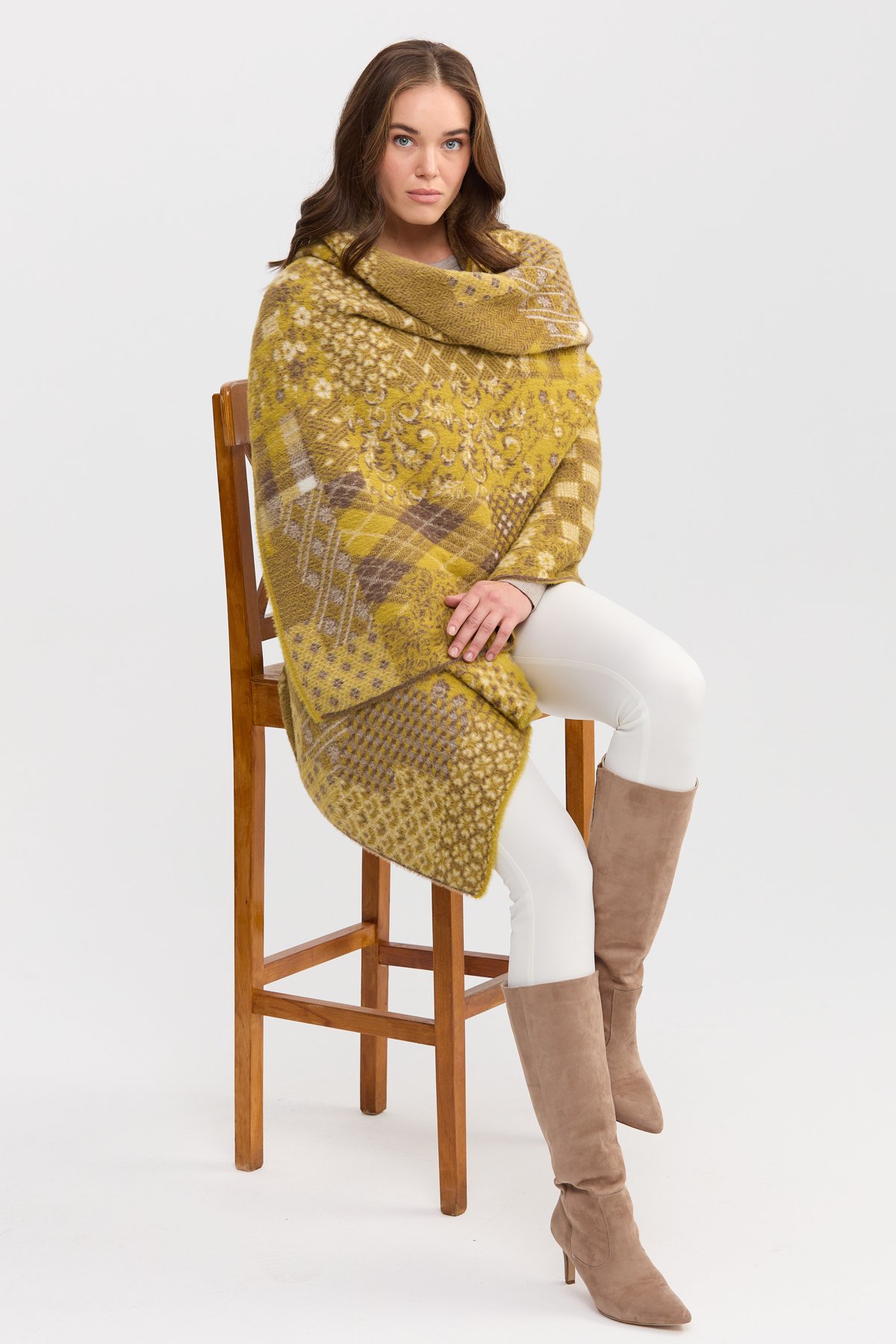 22261Kadın Kırk Yama Desenli Büyük Şal 22