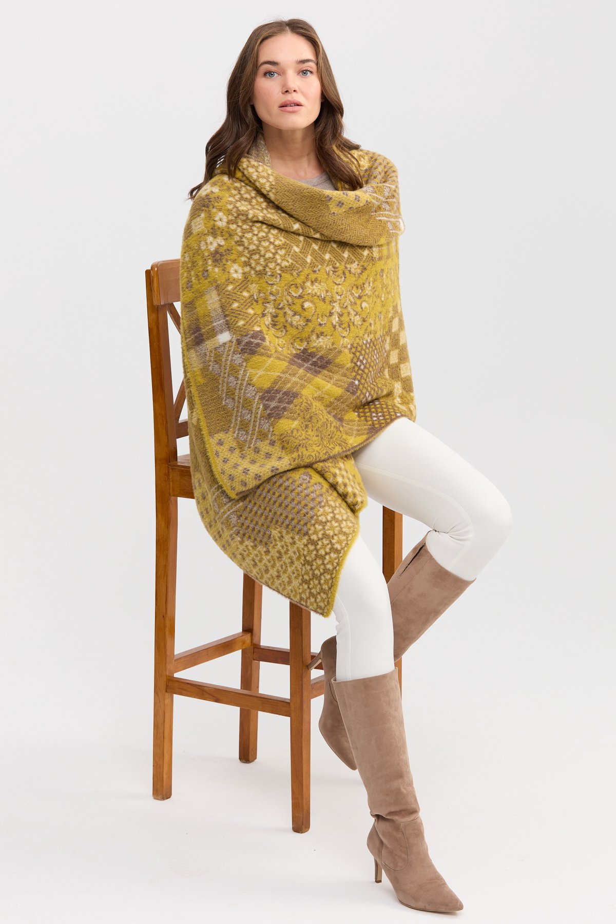 22261Kadın Kırk Yama Desenli Büyük Şal 22