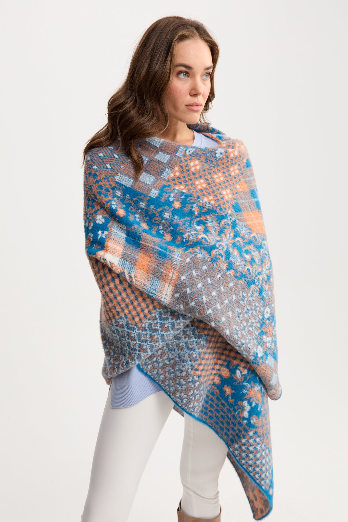 22261Kadın Kırk Yama Desenli Büyük Şal 23