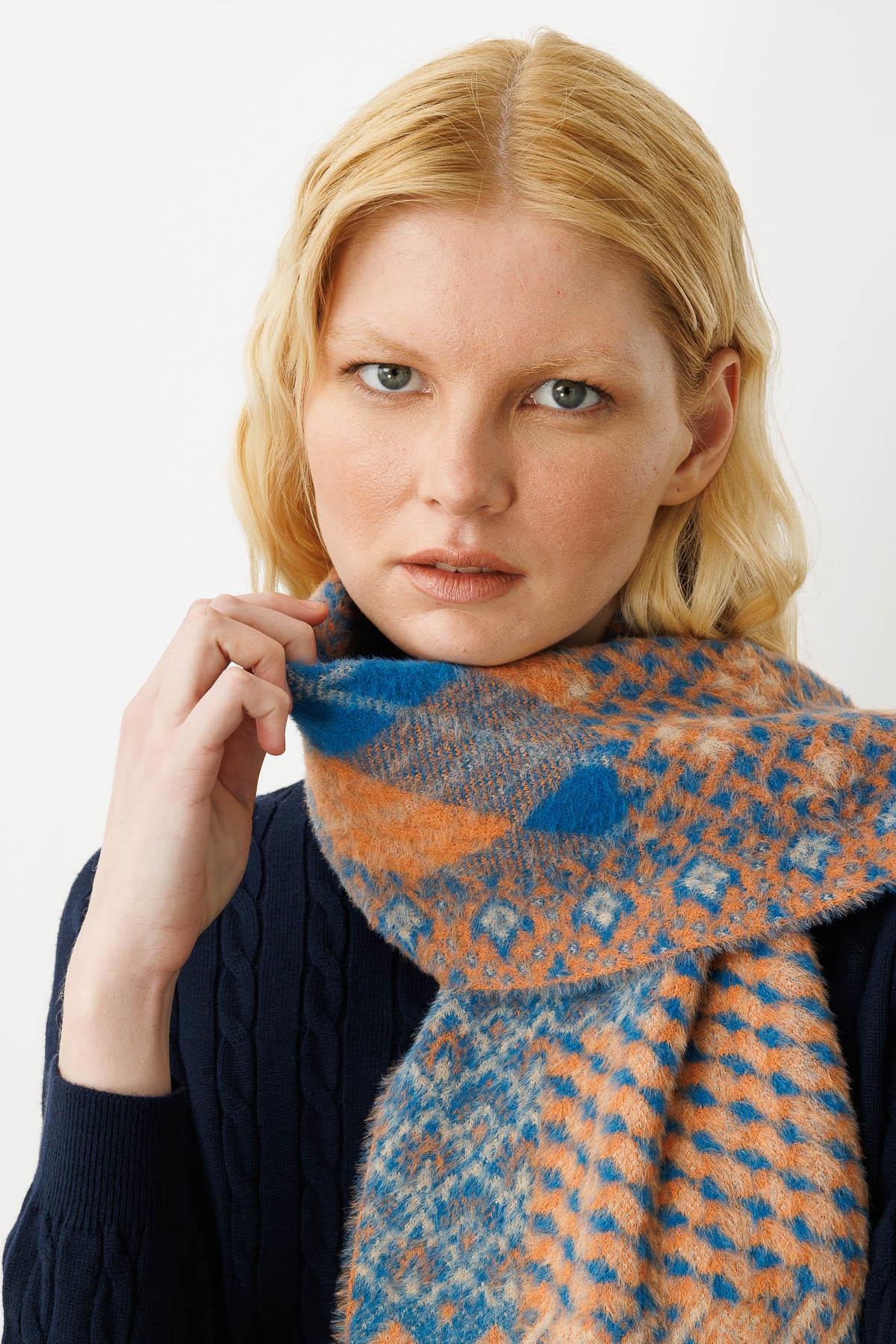 22265Kadın Kırk Yama Desenli Kaşkol 23