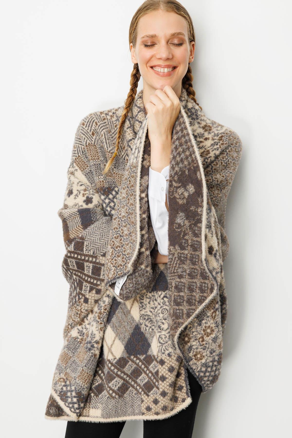 22261Kadın Kırk Yama Desenli Büyük Şal 12