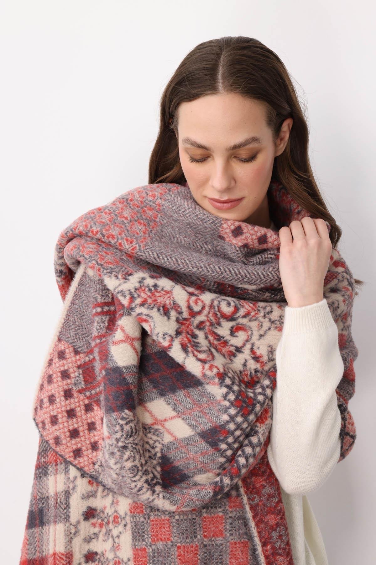 22261Kadın Kırk Yama Desenli Büyük Şal 3