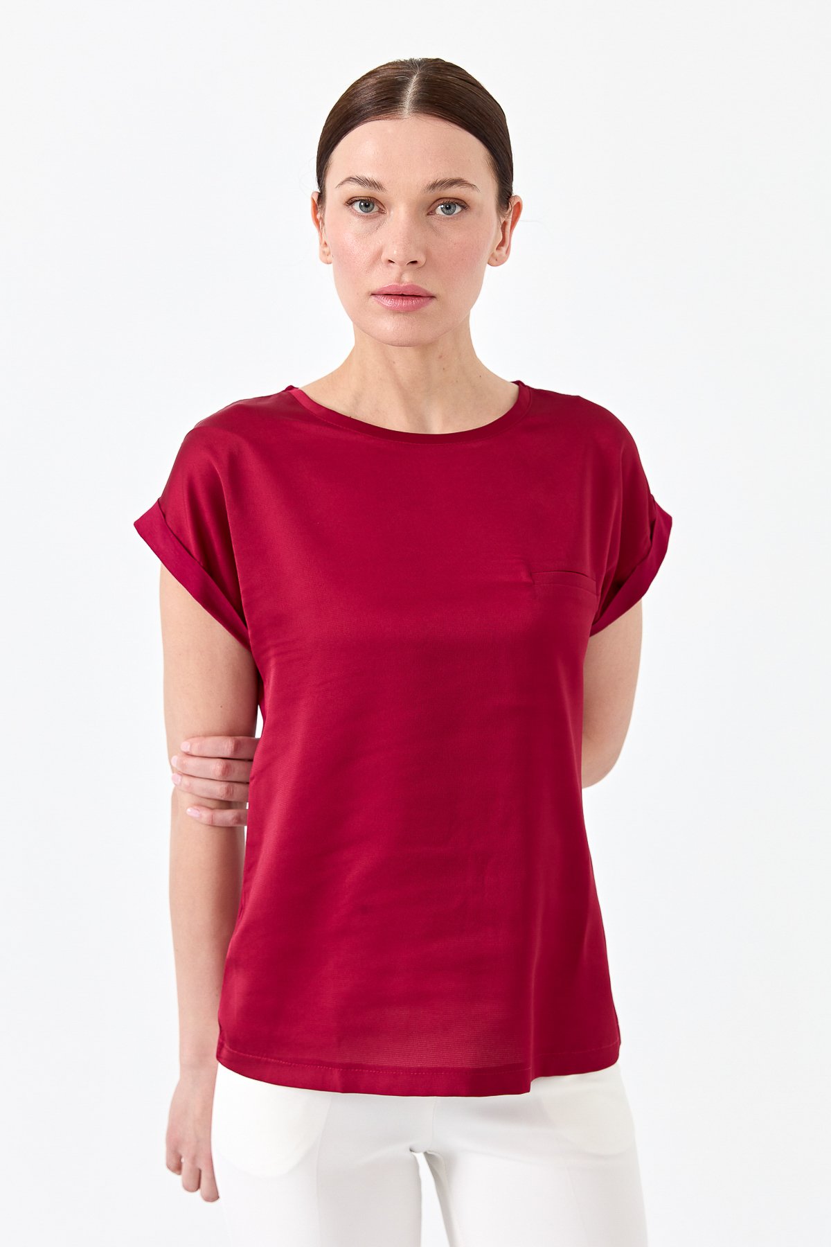 22707Kadın Kısa Kol Önü Saten Bluz Bordo