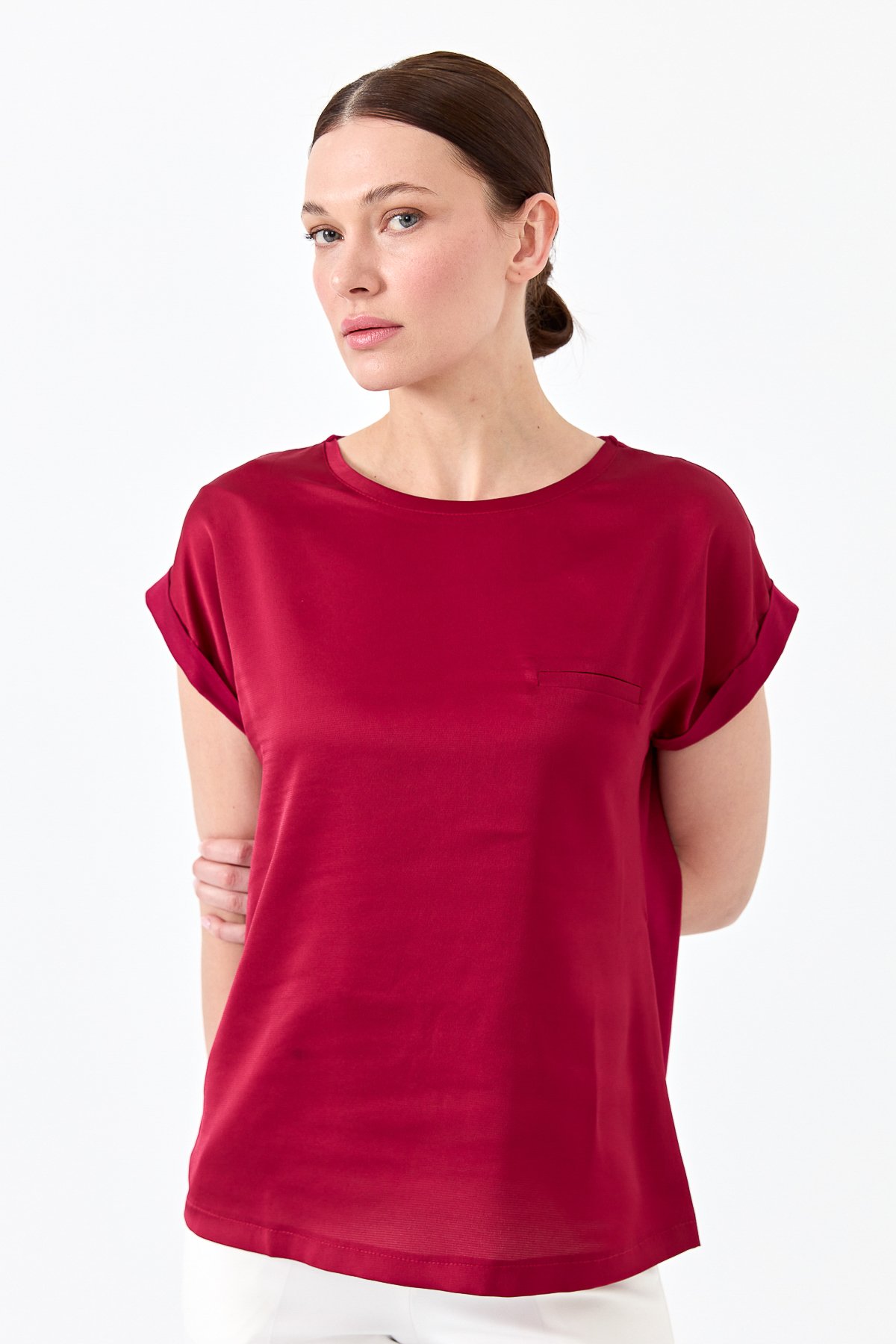 22707Kadın Kısa Kol Önü Saten Bluz Bordo