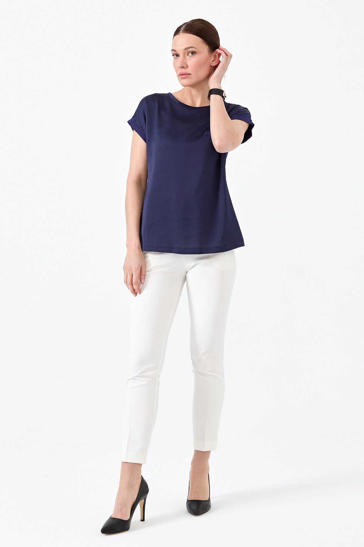 22707Kadın Kısa Kol Önü Saten Bluz Lacivert