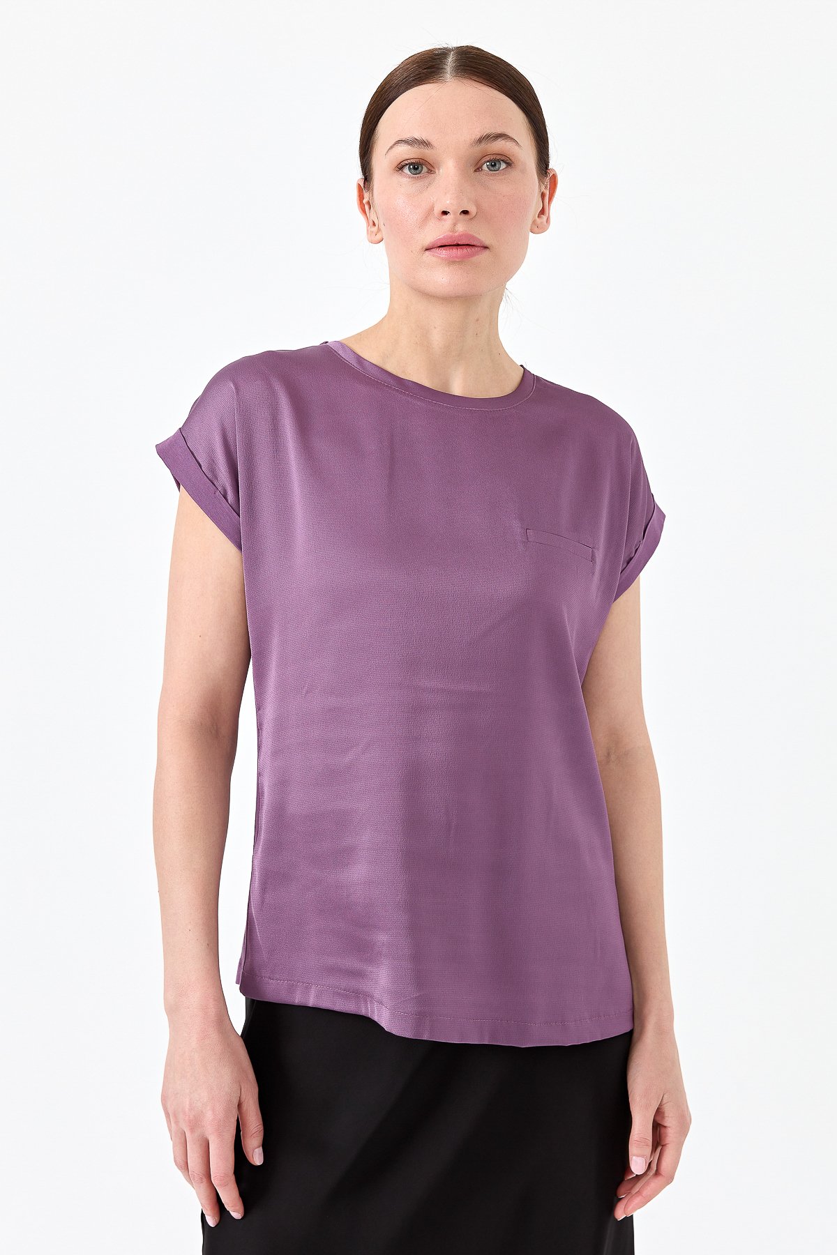 22707Kadın Kısa Kol Önü Saten Bluz Lavanta