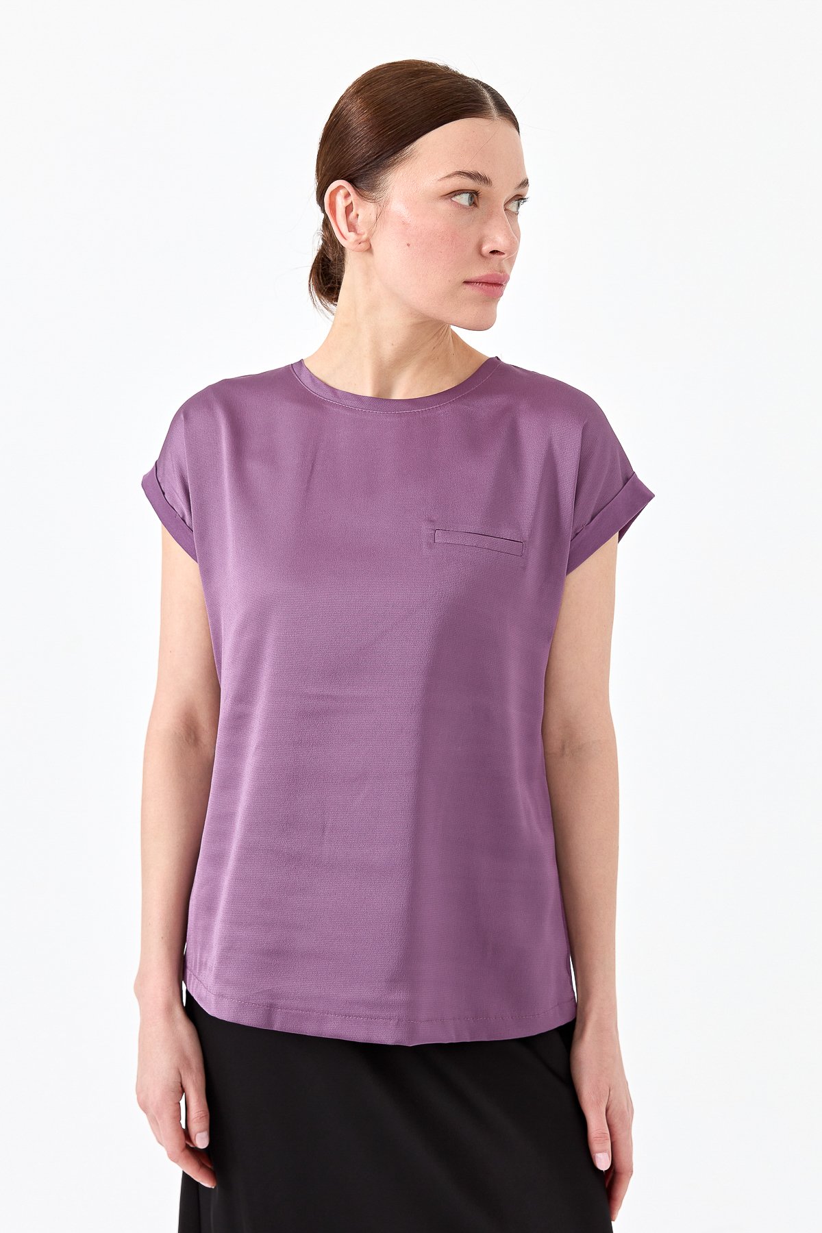 22707Kadın Kısa Kol Önü Saten Bluz Lavanta