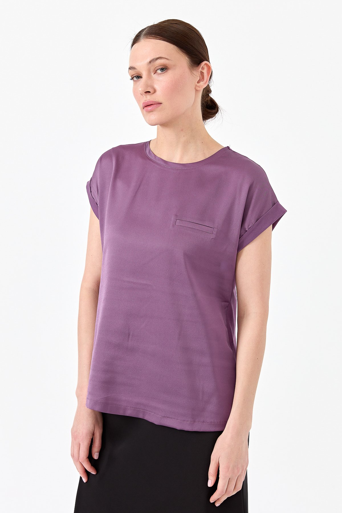 22707Kadın Kısa Kol Önü Saten Bluz Lavanta