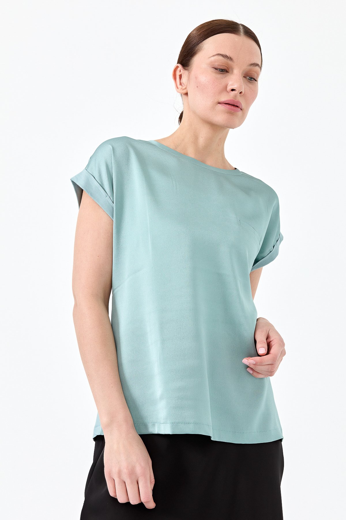 22707Kadın Kısa Kol Önü Saten Bluz S.Yeşili