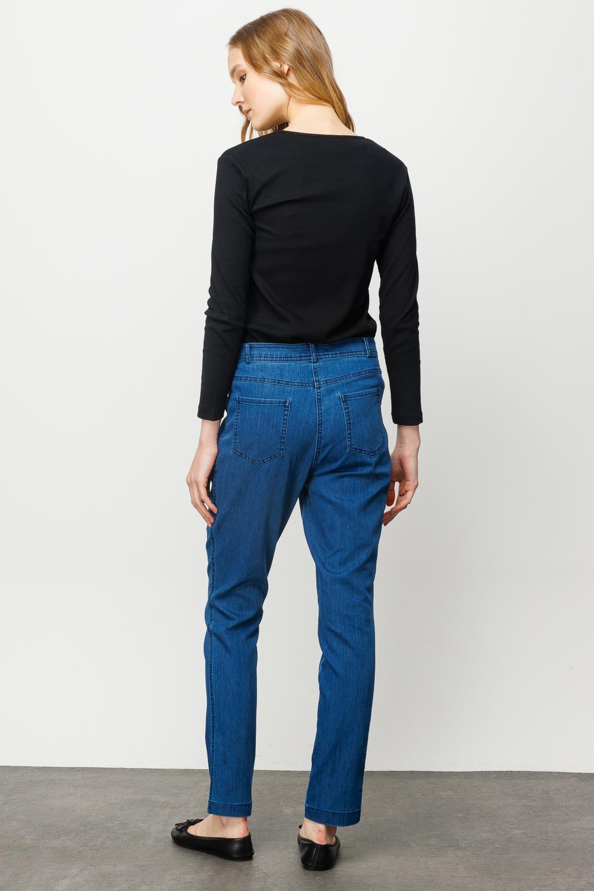 23901Kadın Klasik Kesim Kot Pantolon Mavi