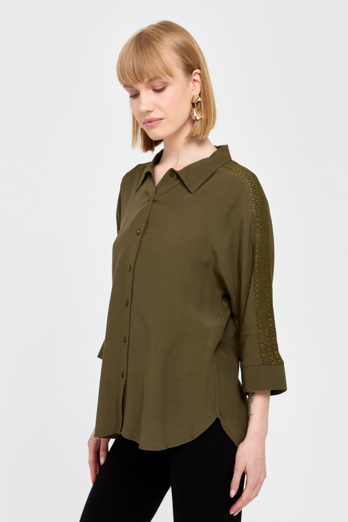 KMY24074Женская рубашка с кружевными полосками на рукавах