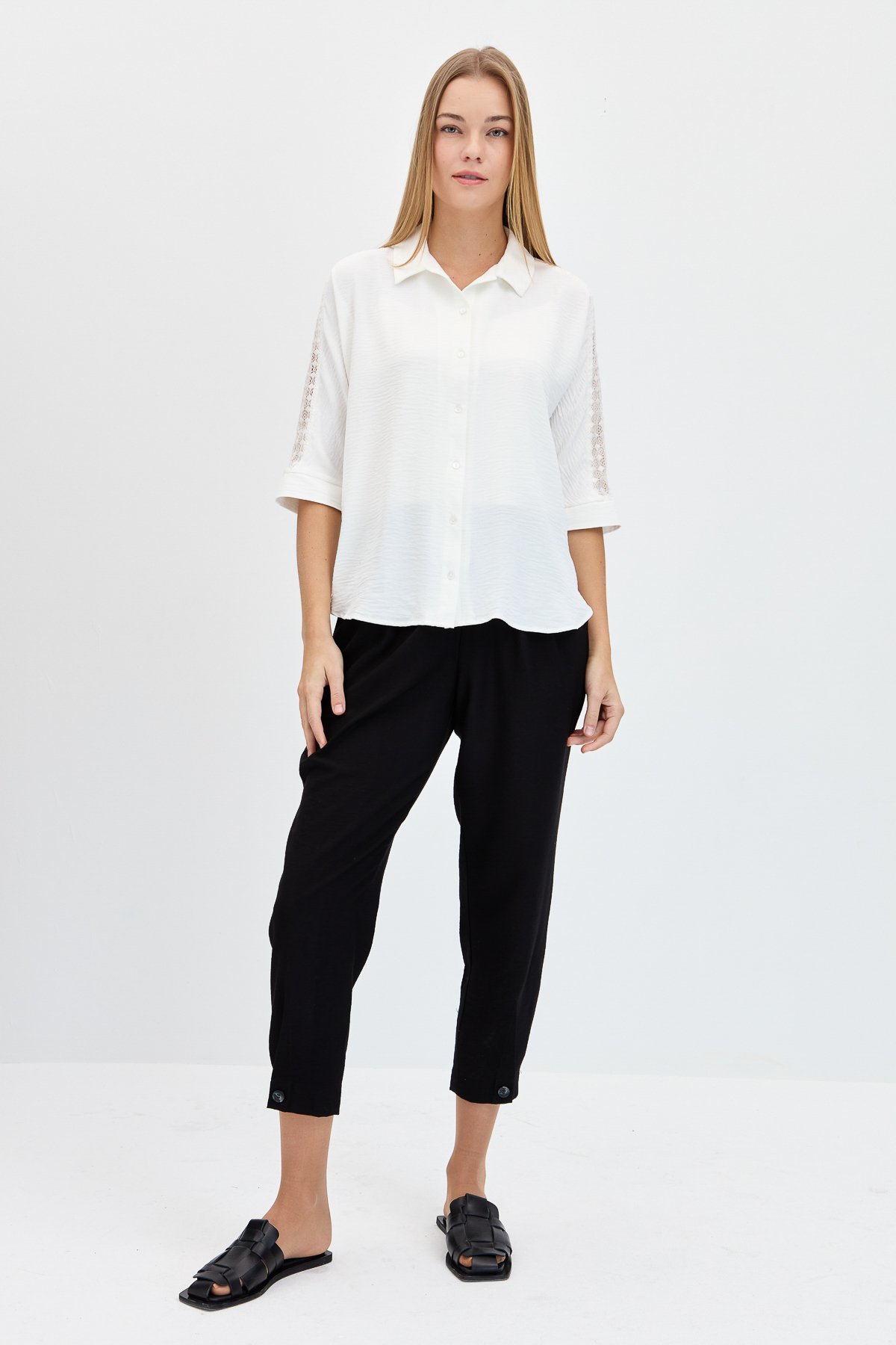 KMY24074Kadın Kolları Dantel Şeritli Maroken Gömlek Ekru