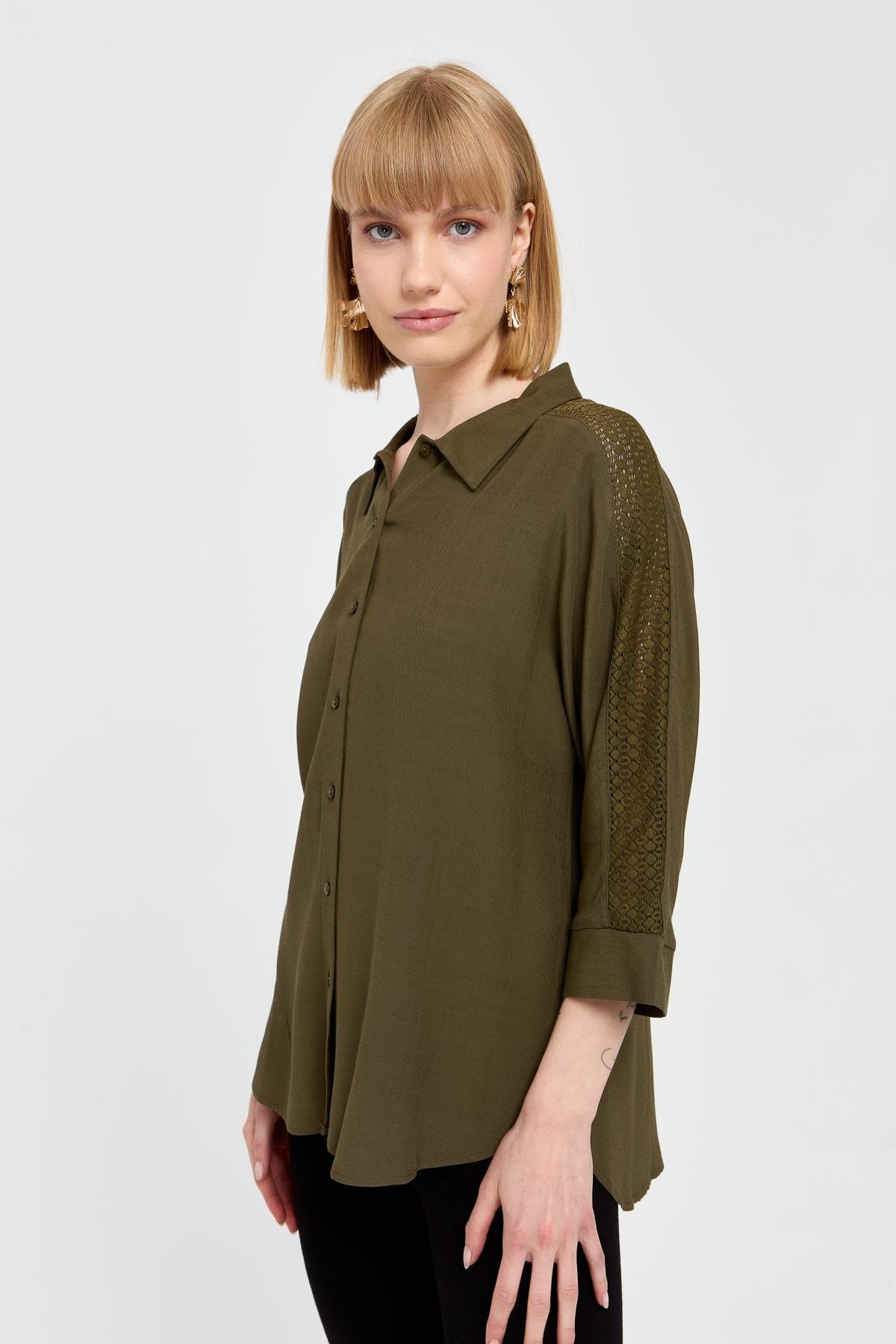 KMY24074Женская рубашка с кружевными полосками на рукавах