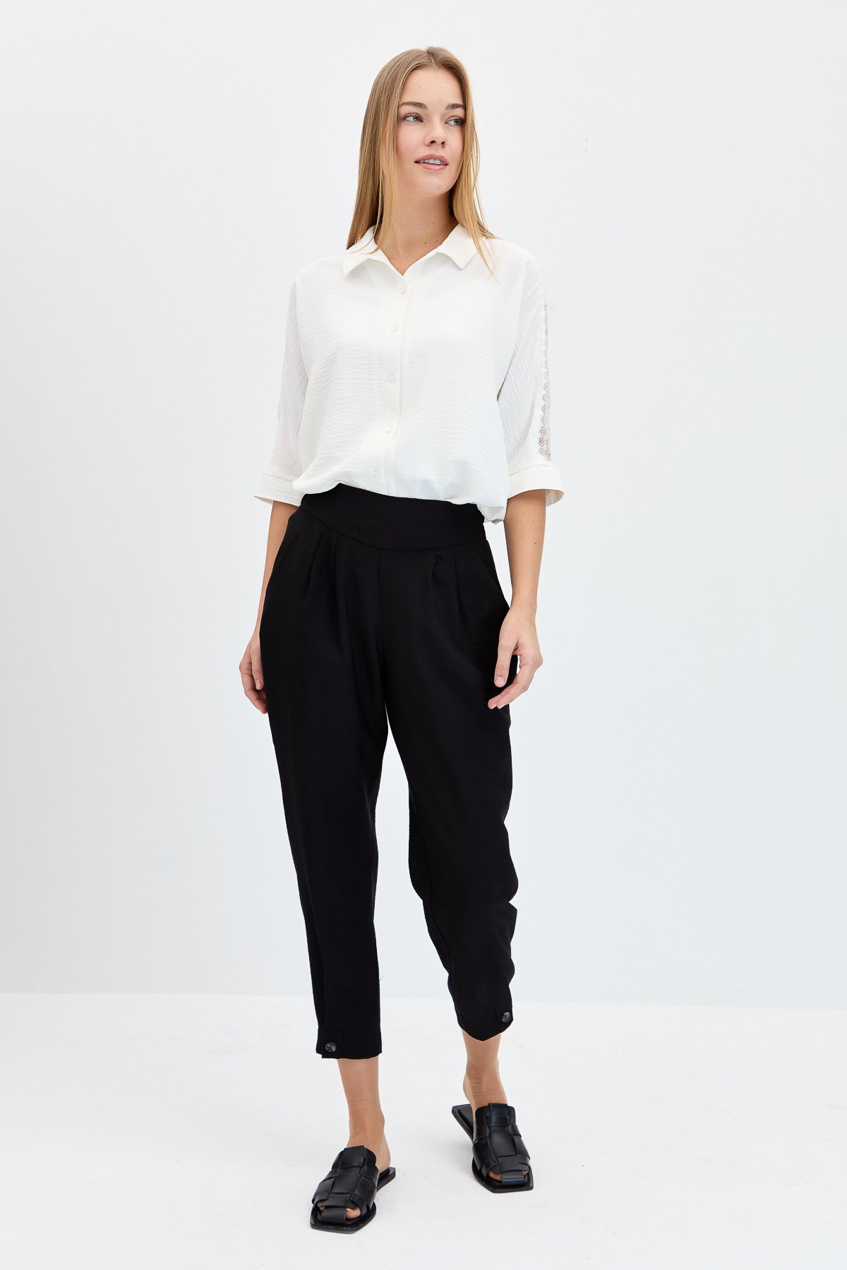 KMY24074Kadın Kolları Dantel Şeritli Maroken Gömlek Ekru