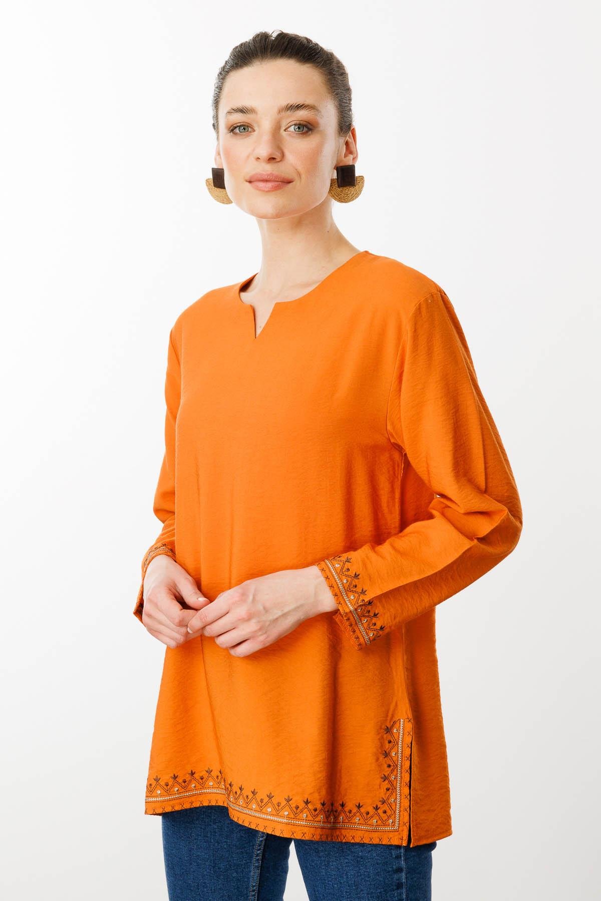 25775Kadın Kolu ve Eteği Yırtmaçlı Eteği Nakışlı Bluz Turuncu