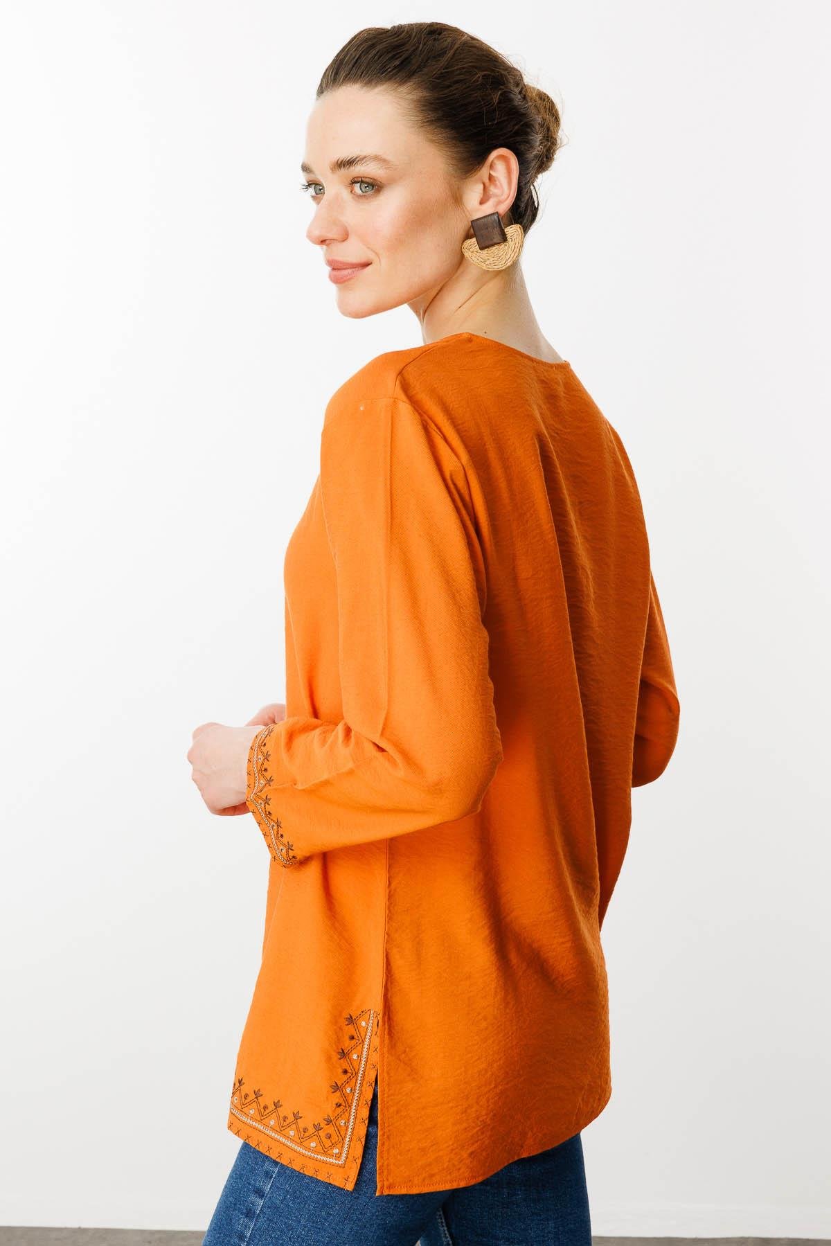 25775Kadın Kolu ve Eteği Yırtmaçlı Eteği Nakışlı Bluz Turuncu