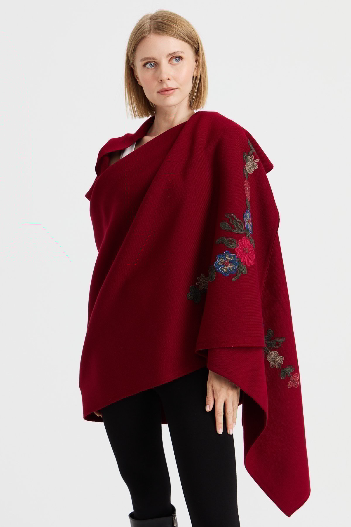 23022Kadın Köşeleri Nakış İşlemeli Şal Bordo