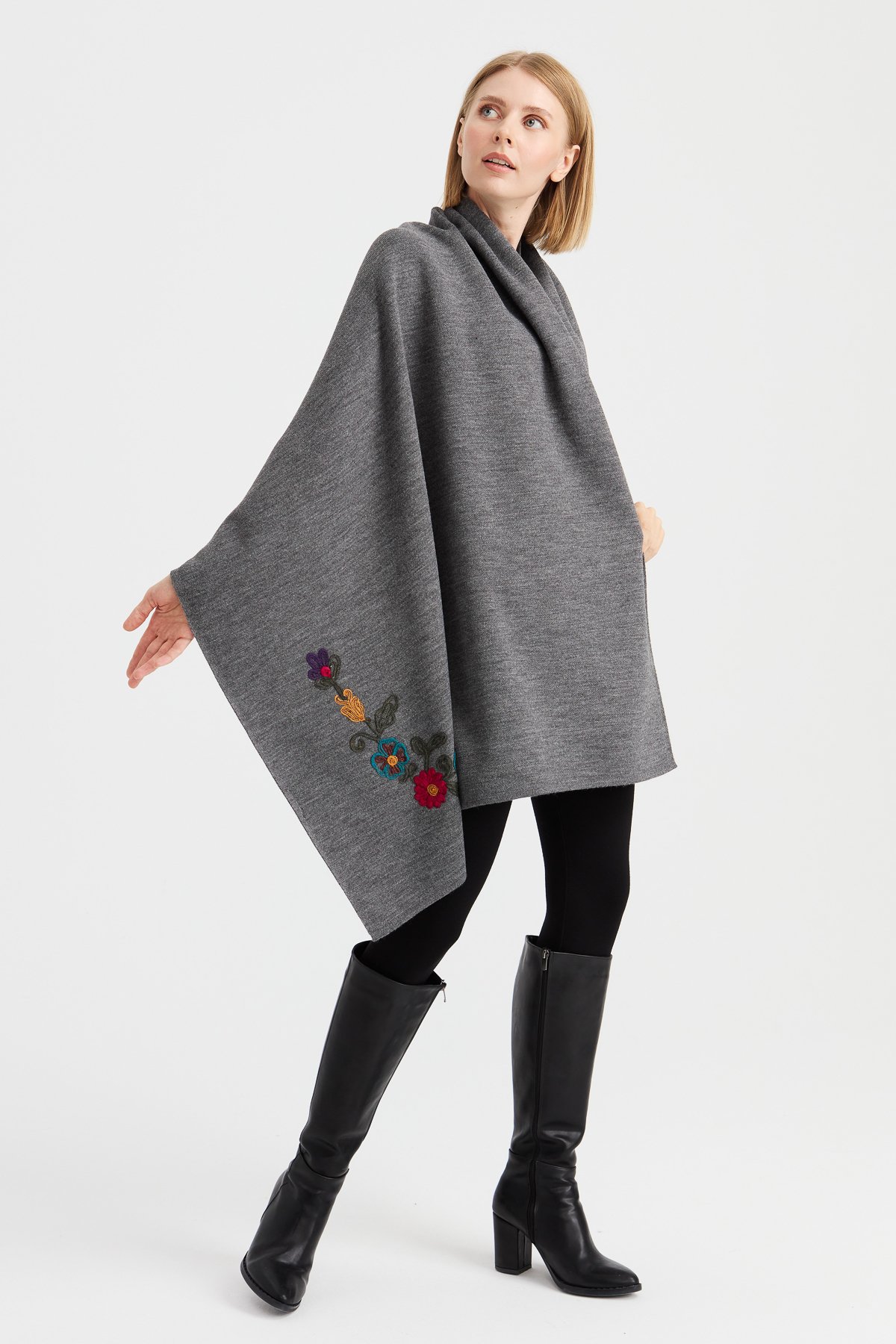 23022Kadın Köşeleri Nakış İşlemeli Şal Gri Melanj