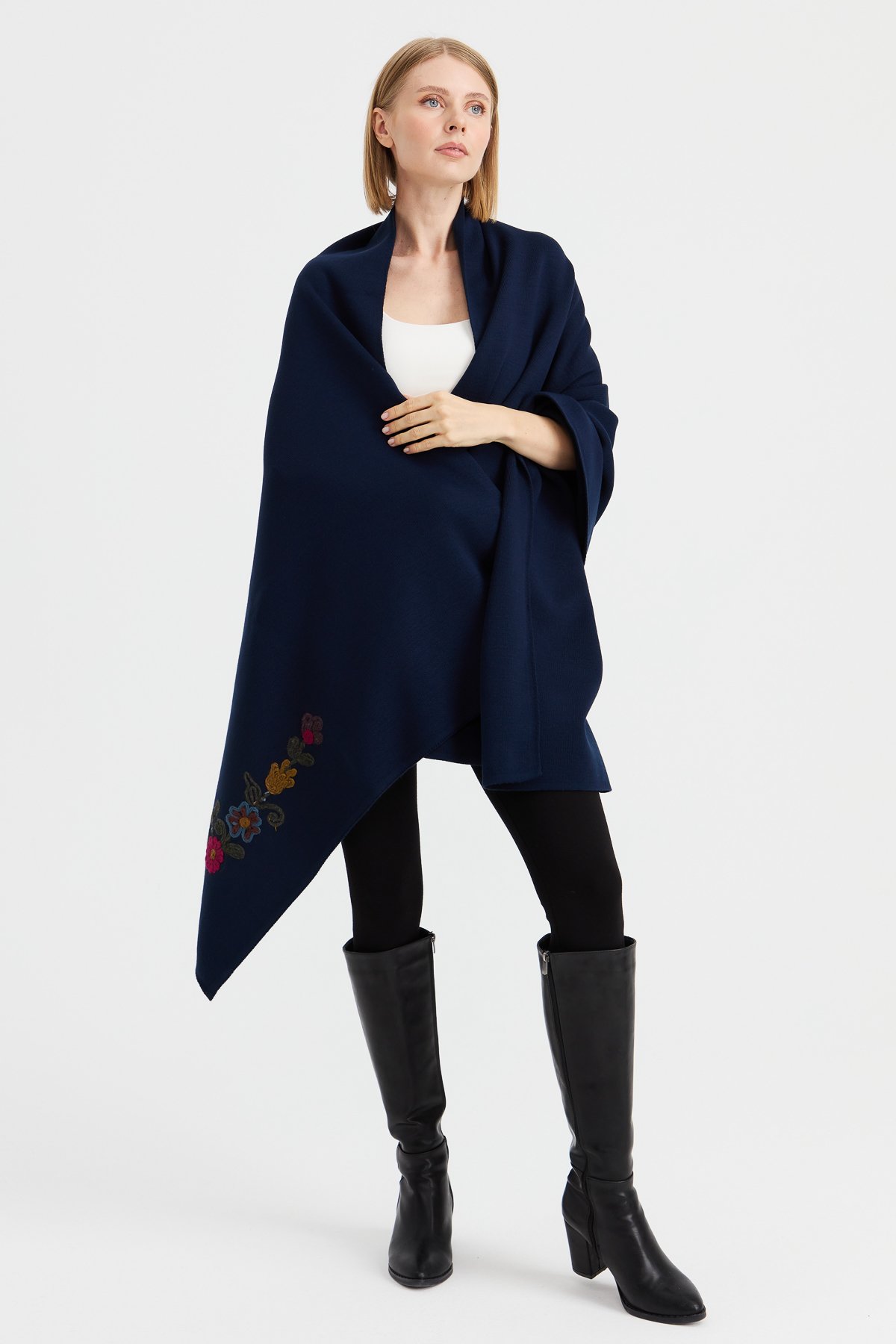 23022Kadın Köşeleri Nakış İşlemeli Şal Lacivert