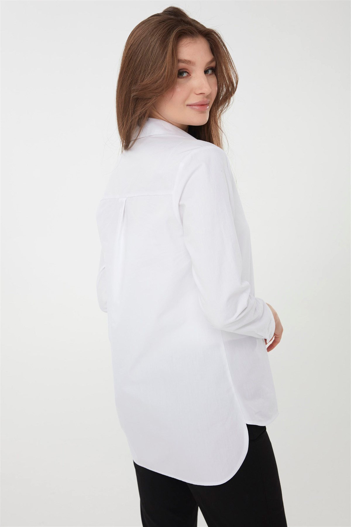 22805Kadın Koton Uzun Gömlek Beyaz