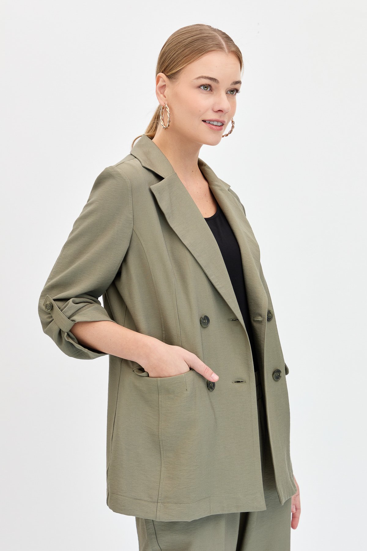 KMY24100Kadın Kruvaze Model Düğmeli Keten Ceket Haki