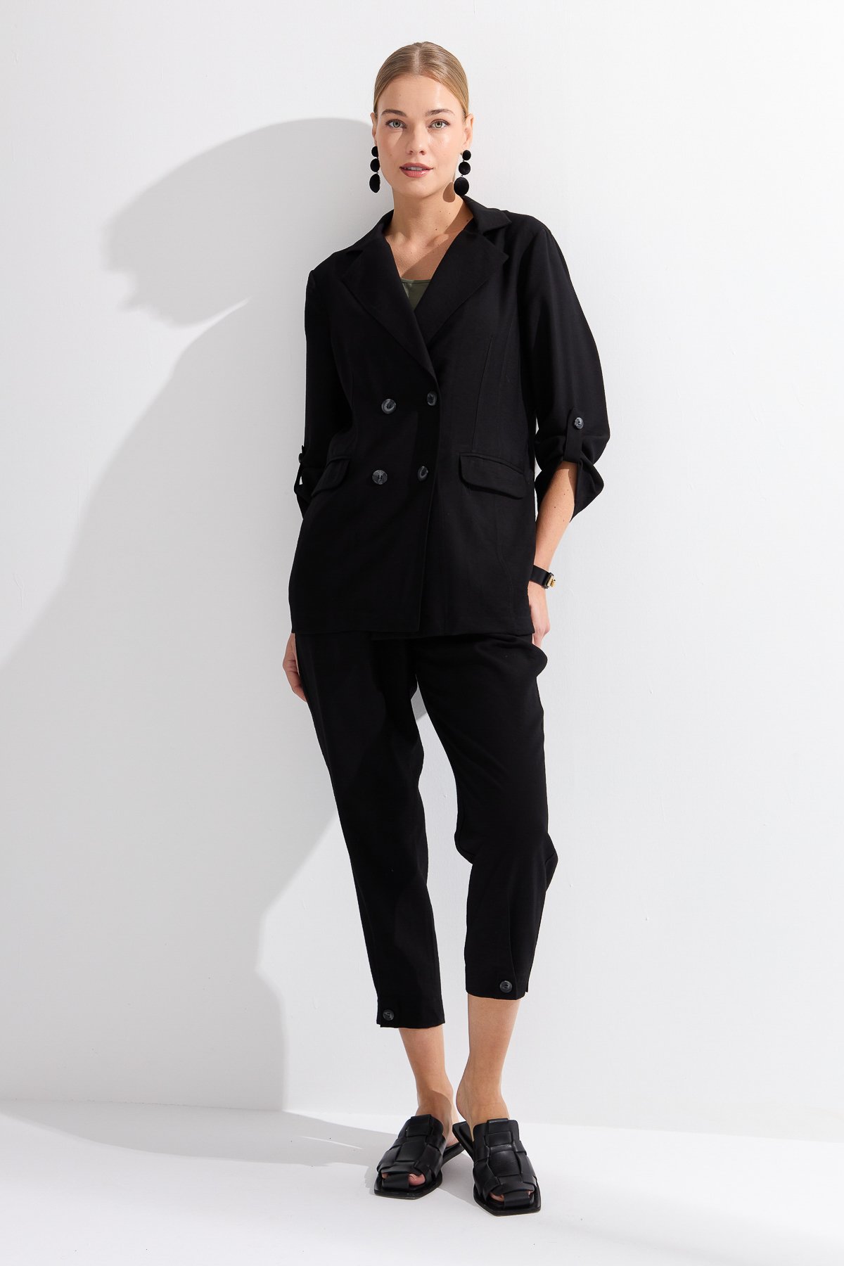 KMY24100Kadın Kruvaze Model Düğmeli Keten Ceket Siyah