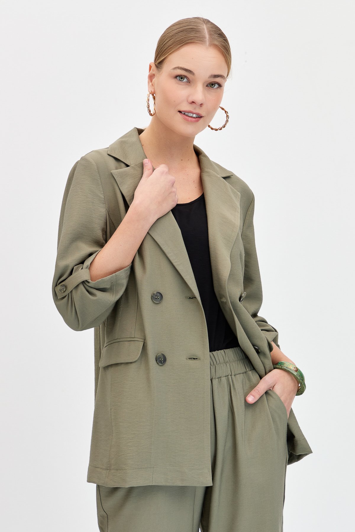 KMY24100Kadın Kruvaze Model Düğmeli Keten Ceket Haki