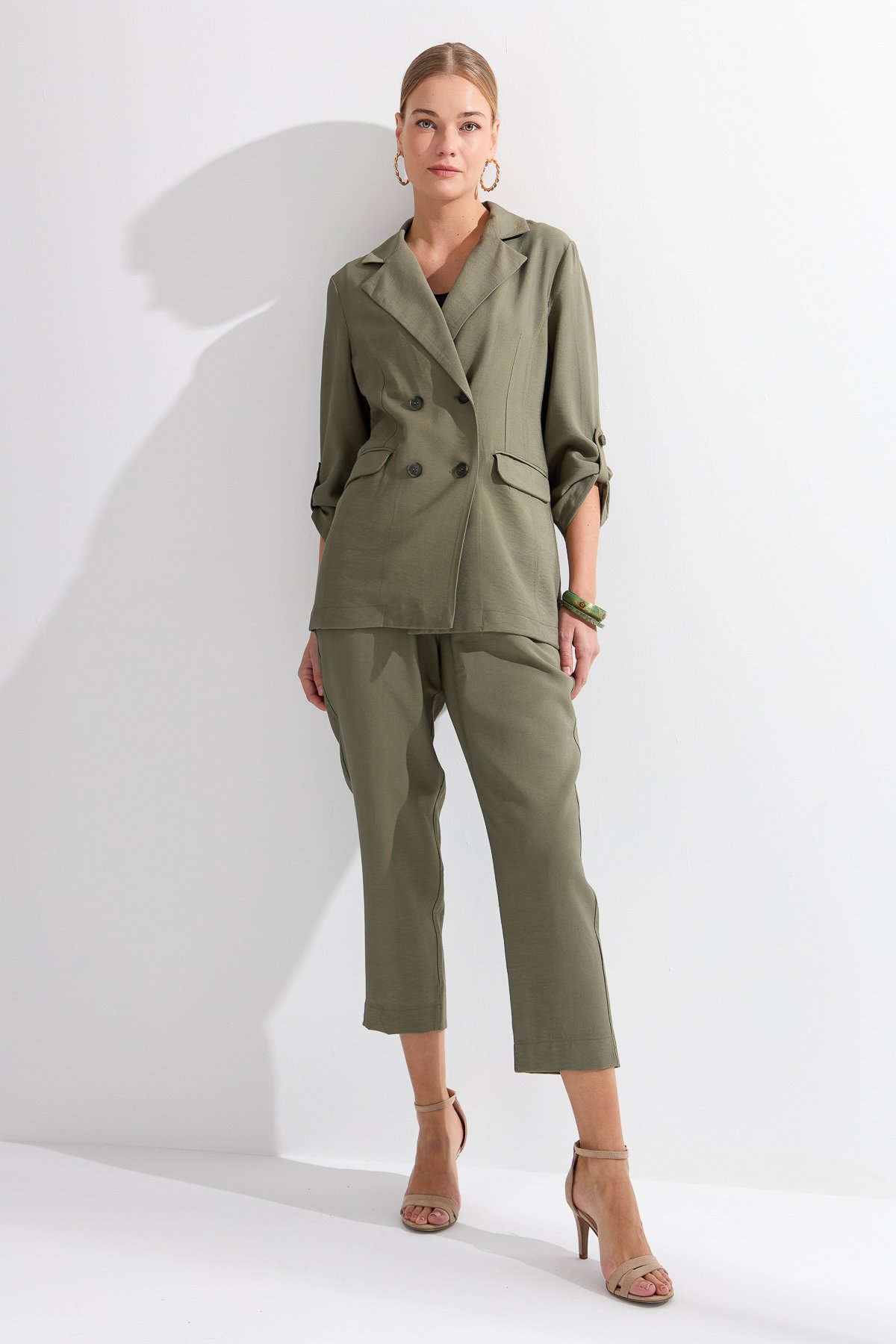 KMY24100Kadın Kruvaze Model Düğmeli Keten Ceket Haki