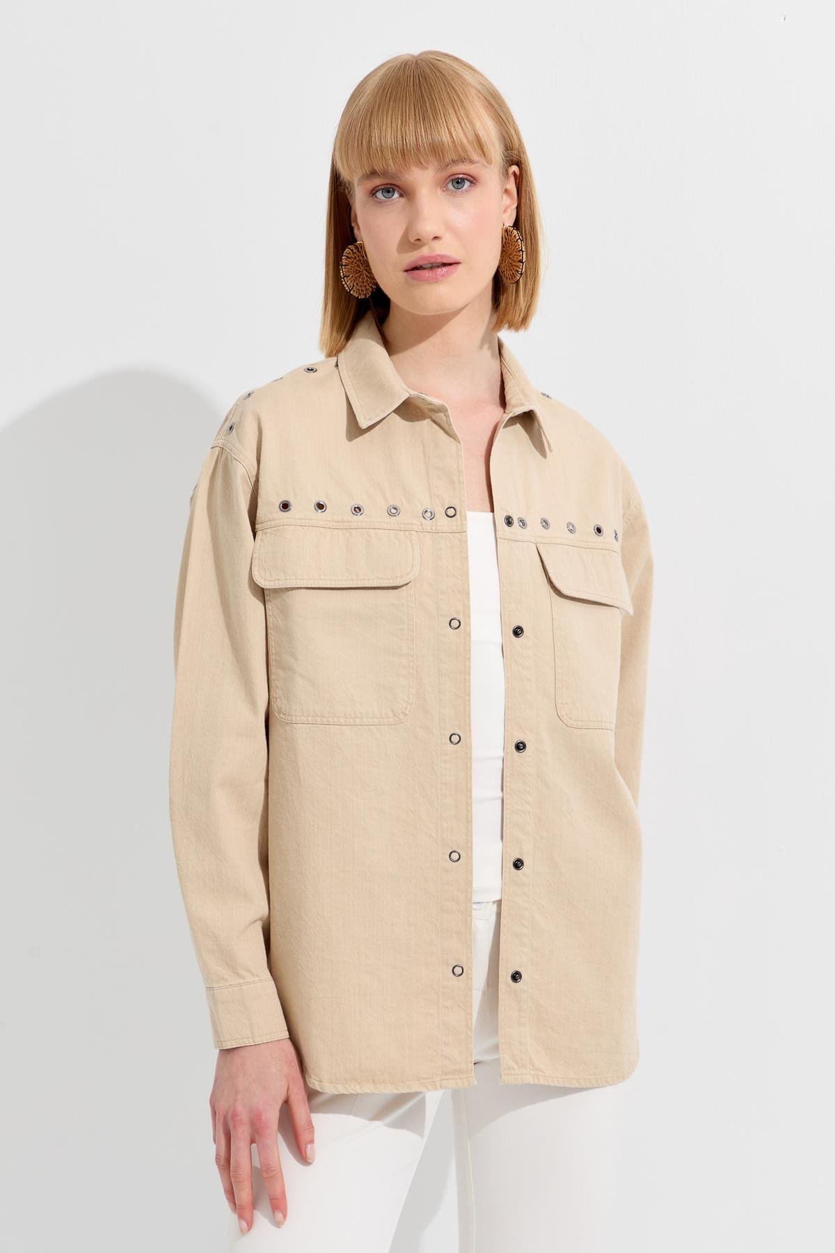 KMY24096Женская хлопковая рубашка с карманами