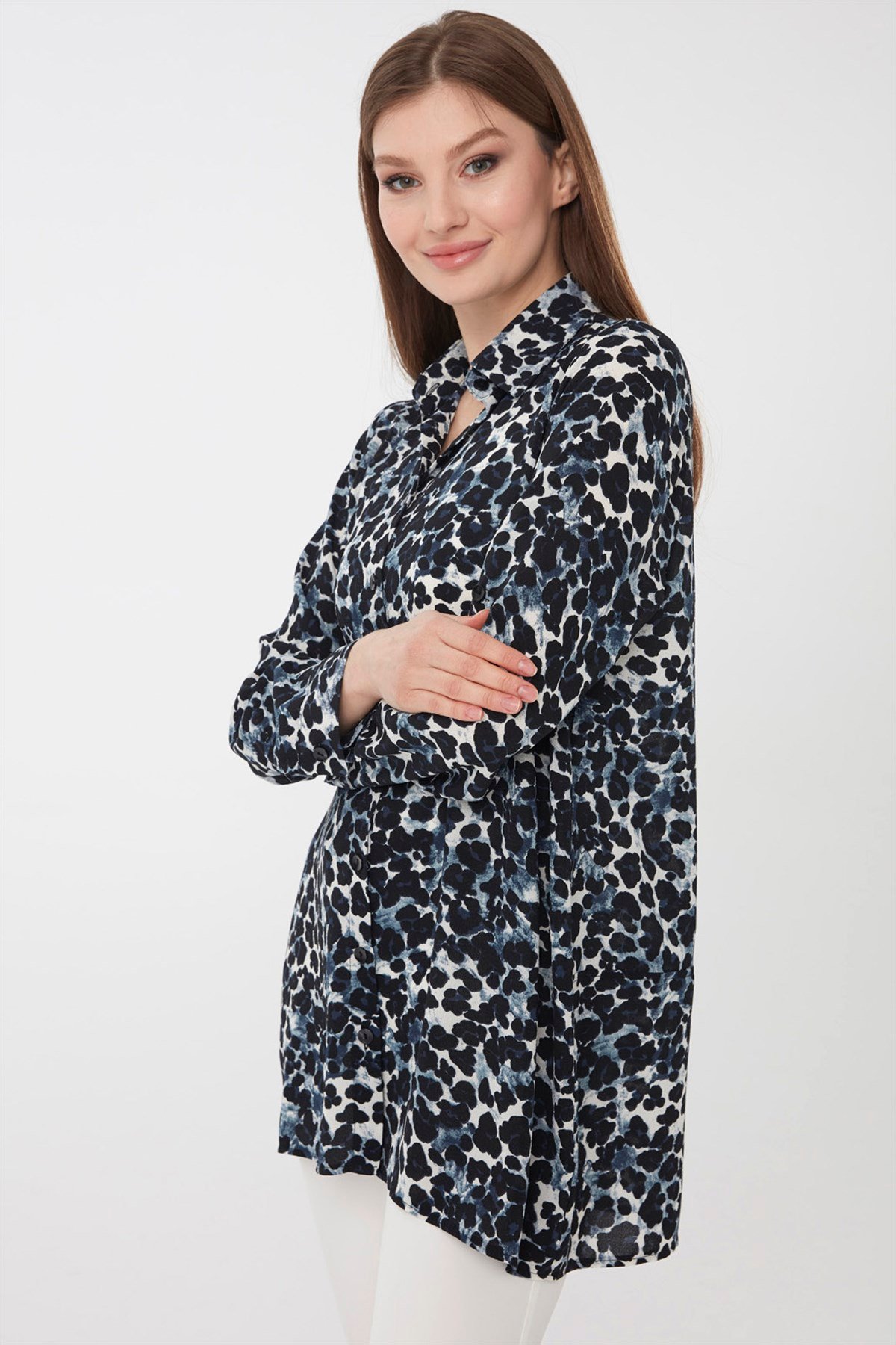 22804Kadın Leopar Desenli Gömlek İndigo