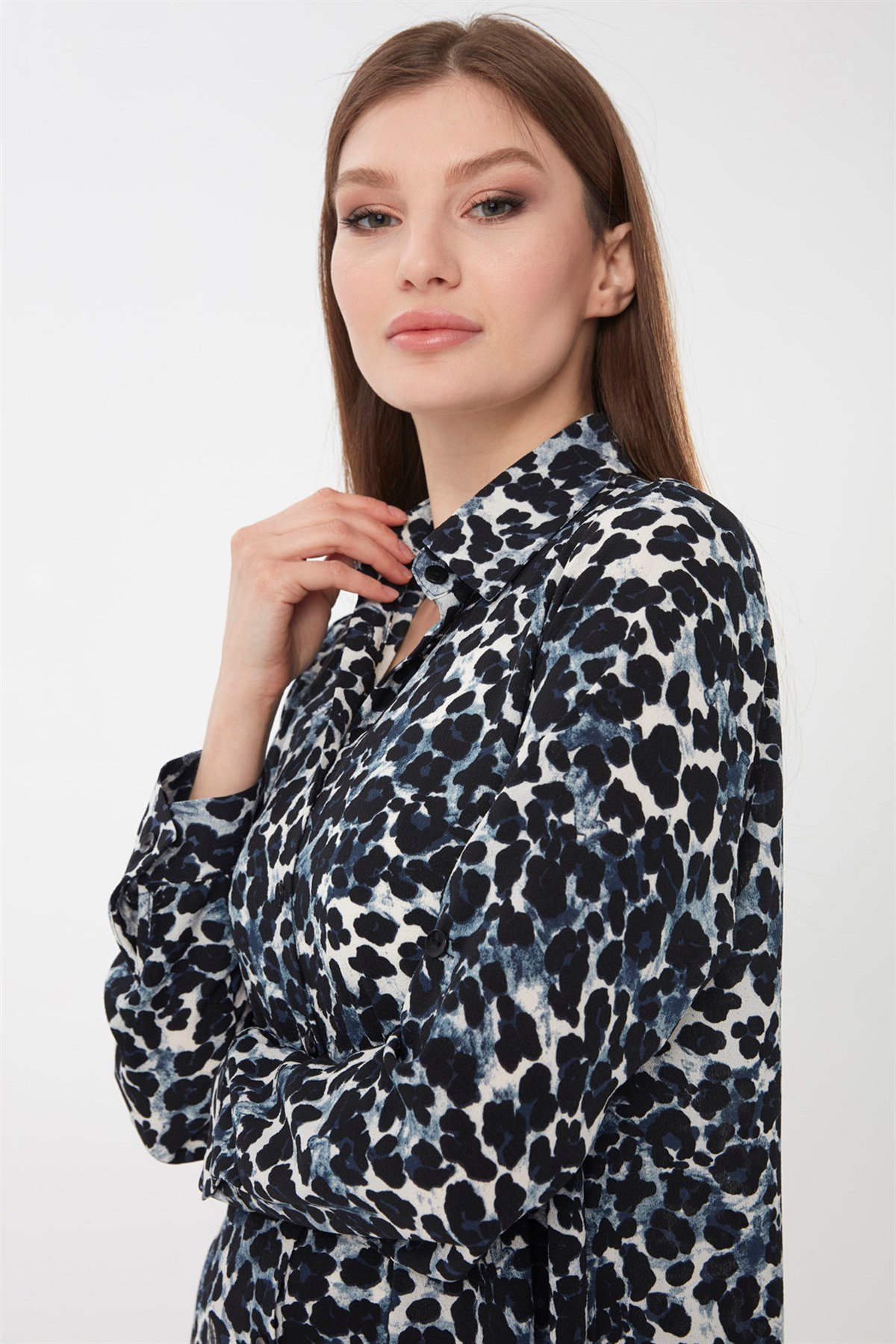 22804Kadın Leopar Desenli Gömlek İndigo