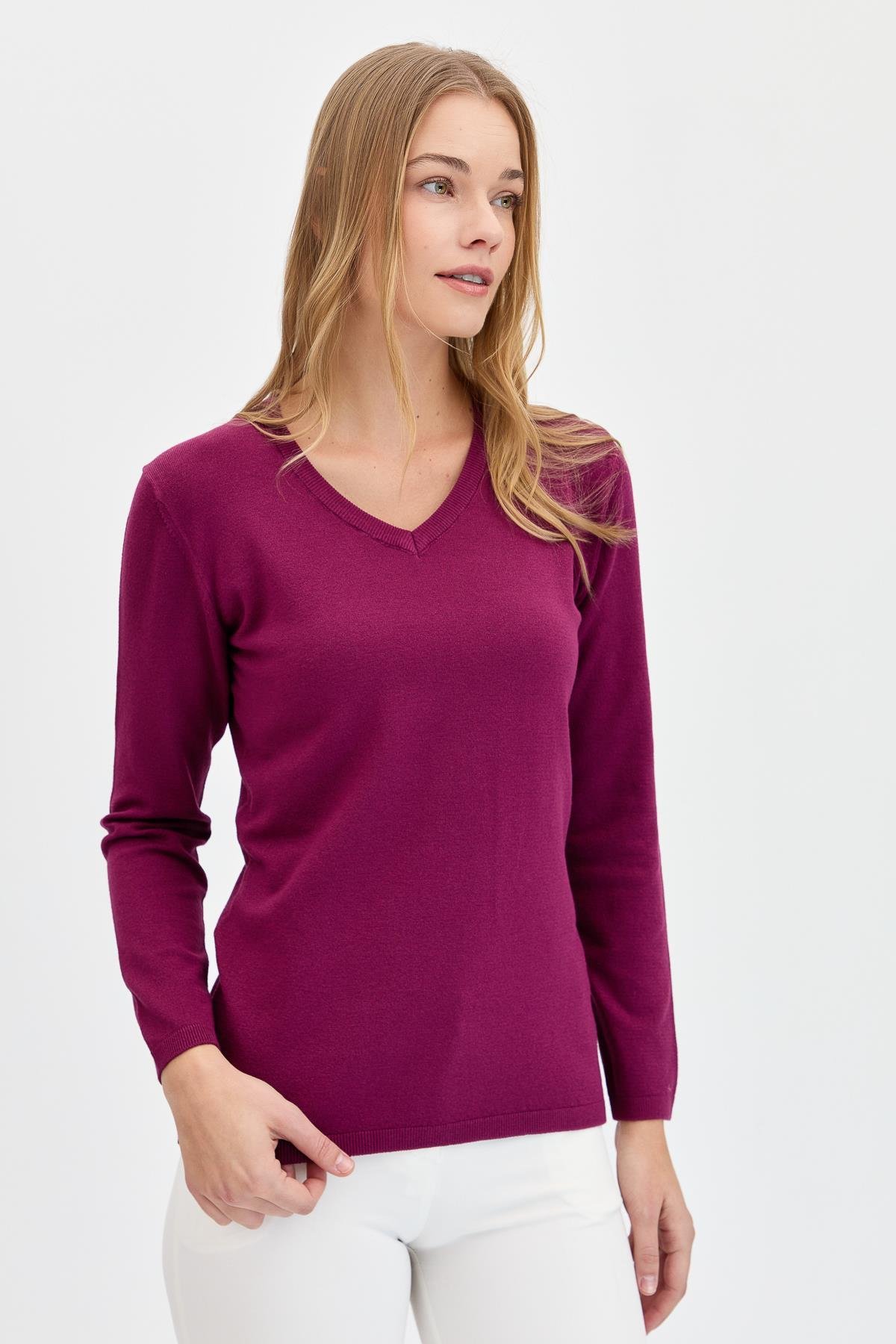 20014Женская базовая блузка с V-образным вырезом из лайкры цвета сливы